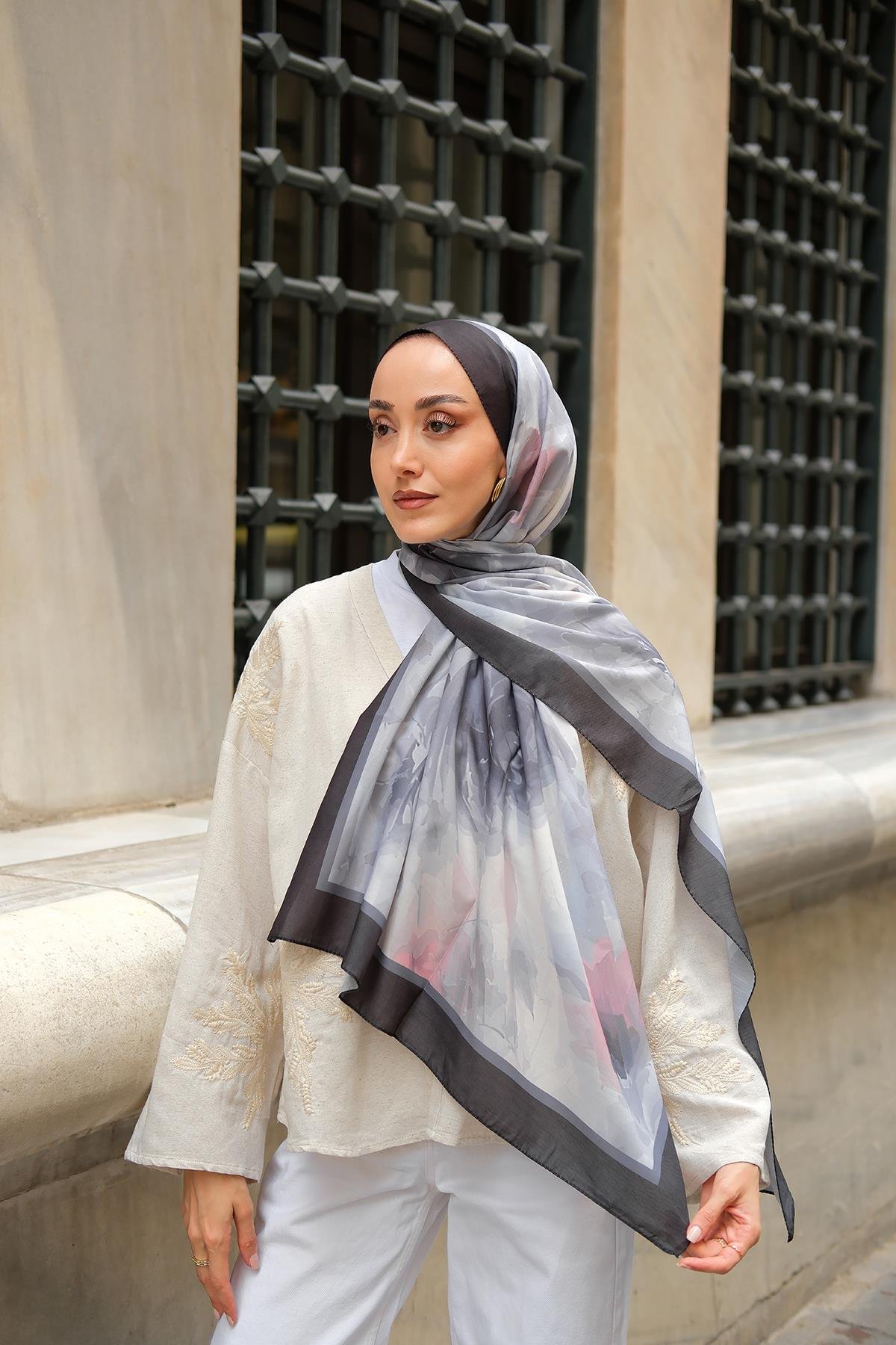 Gül Desen Soft Şal Siyah