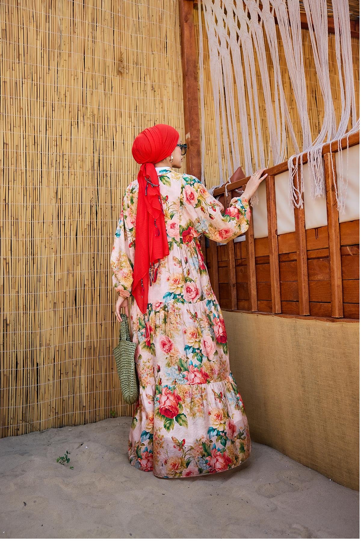 Gül Desenli Elbise Nar Çiçeği