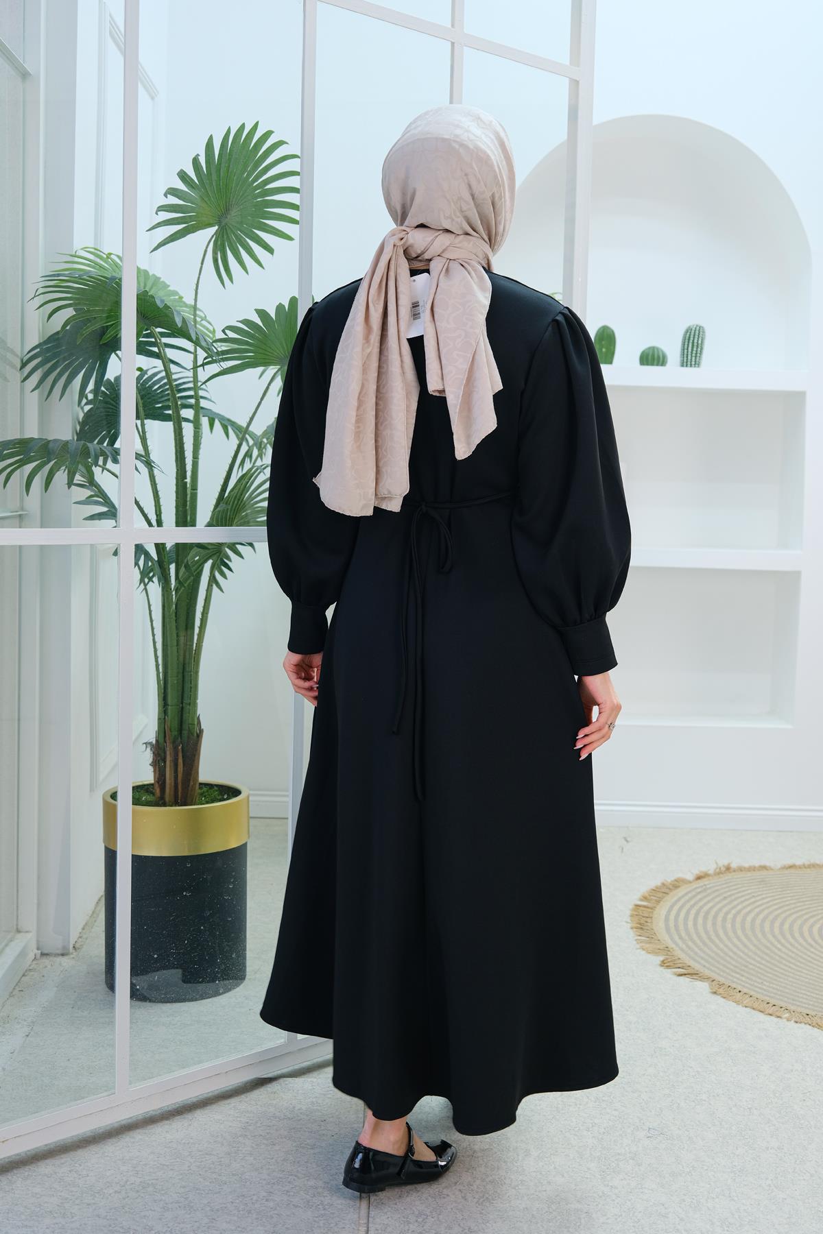 Gül Kemerli Elbise Siyah