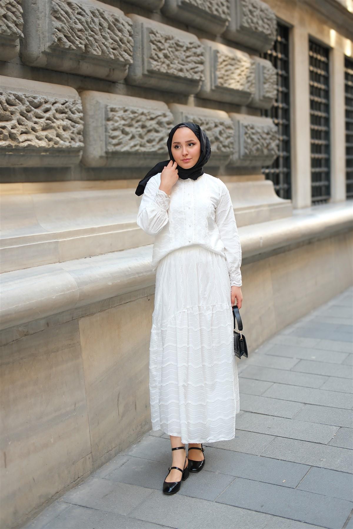 Güpür Detaylı Takım Beyaz