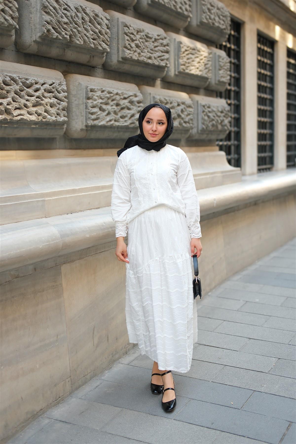 Güpür Detaylı Takım Beyaz