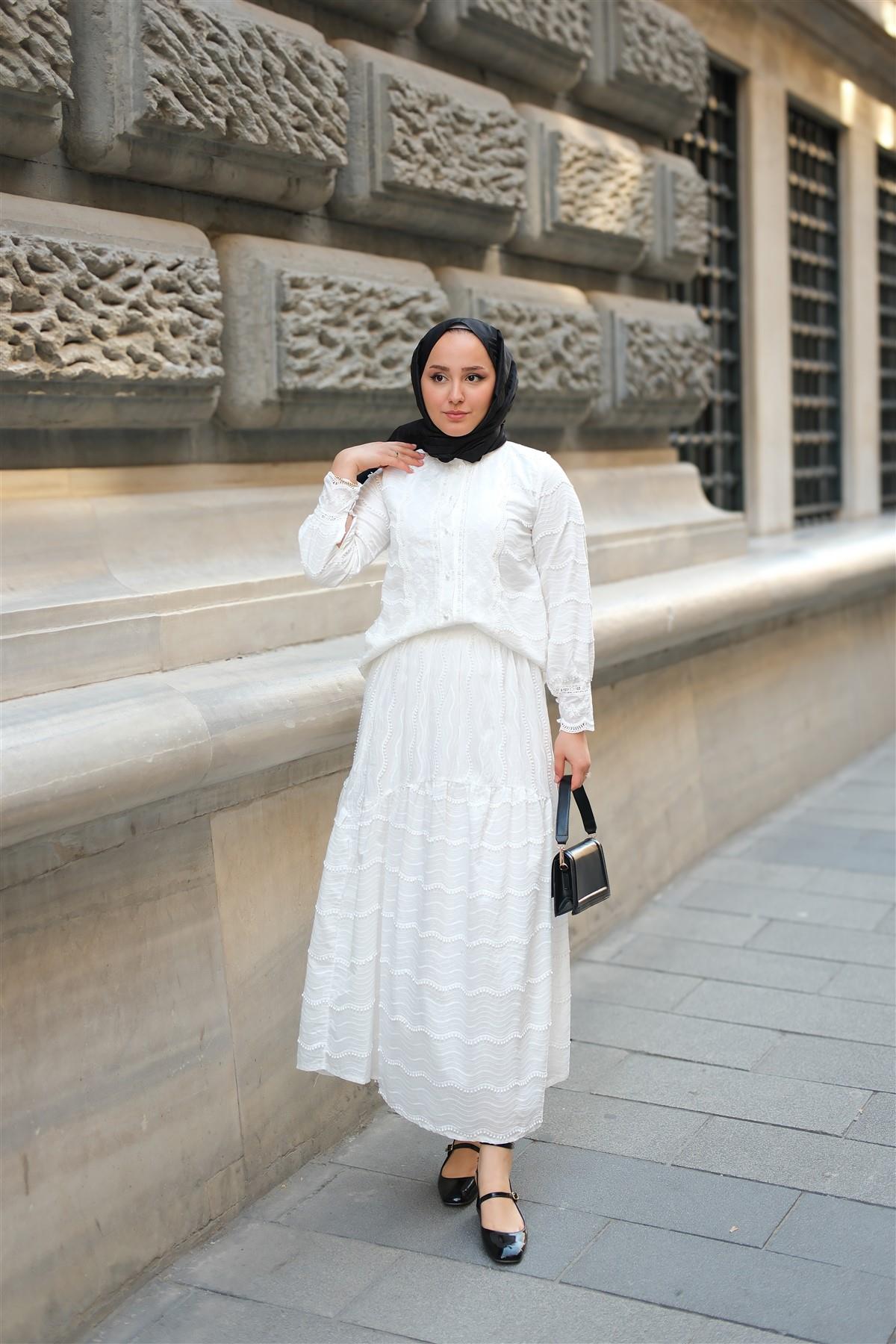 Güpür Detaylı Takım Beyaz