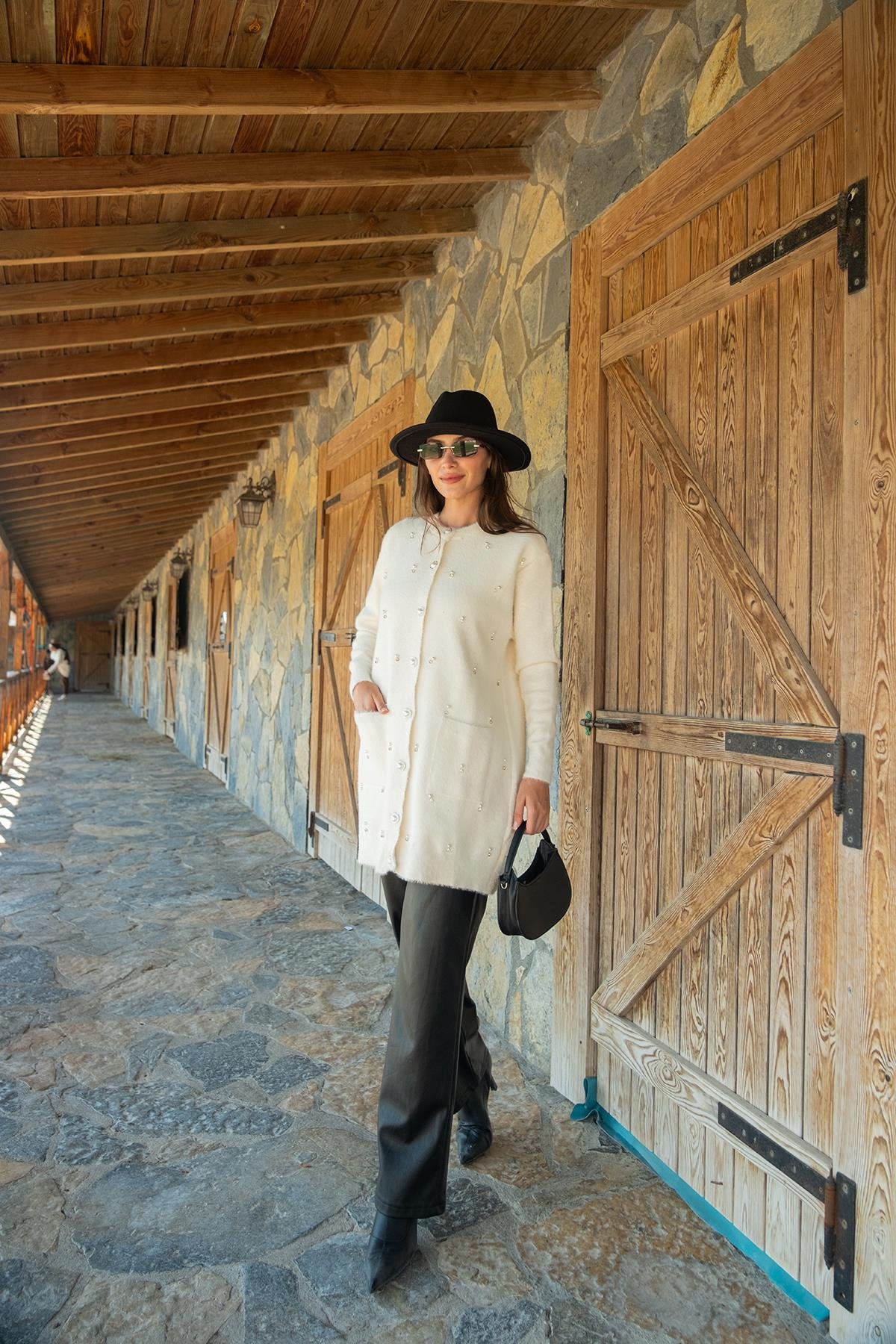 İnci Detay Triko Ceket Bej