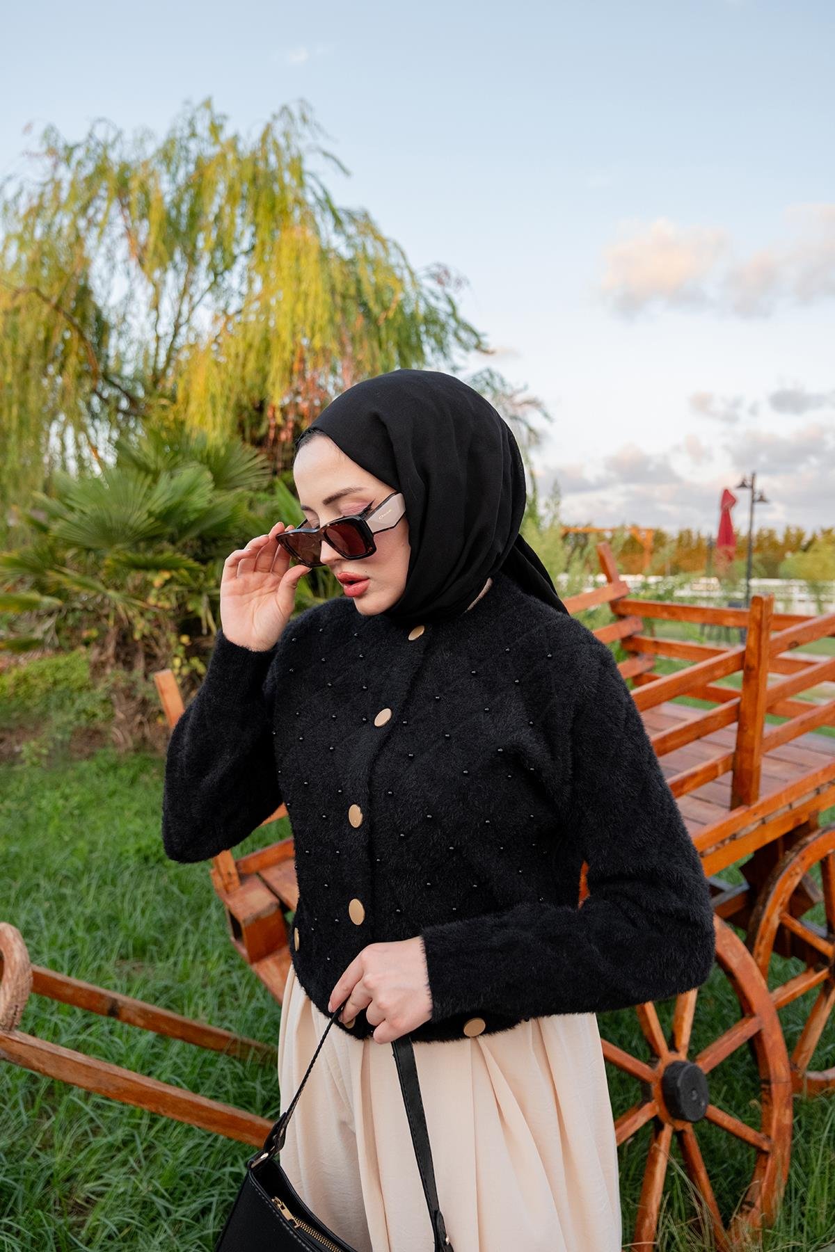 İnci Detay Triko Ceket Siyah