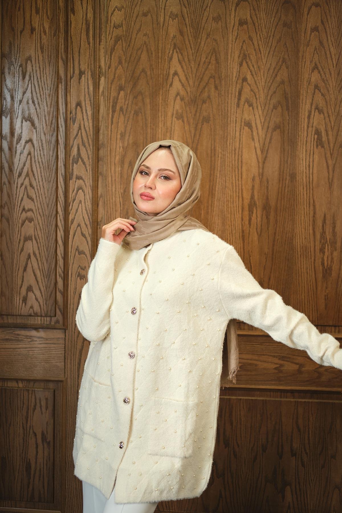 İnci Detaylı Triko Hırka Ekru