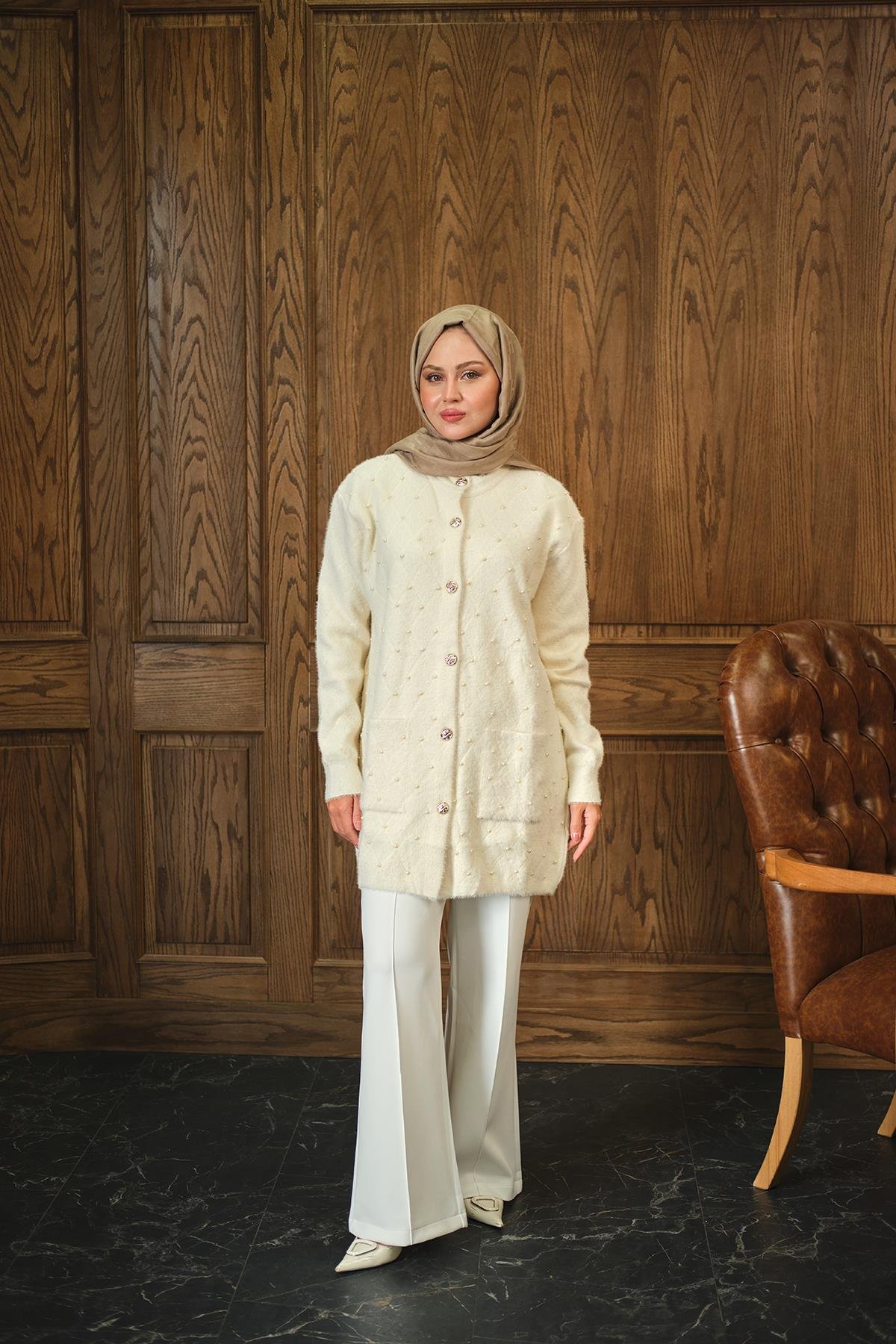 İnci Detaylı Triko Hırka Ekru