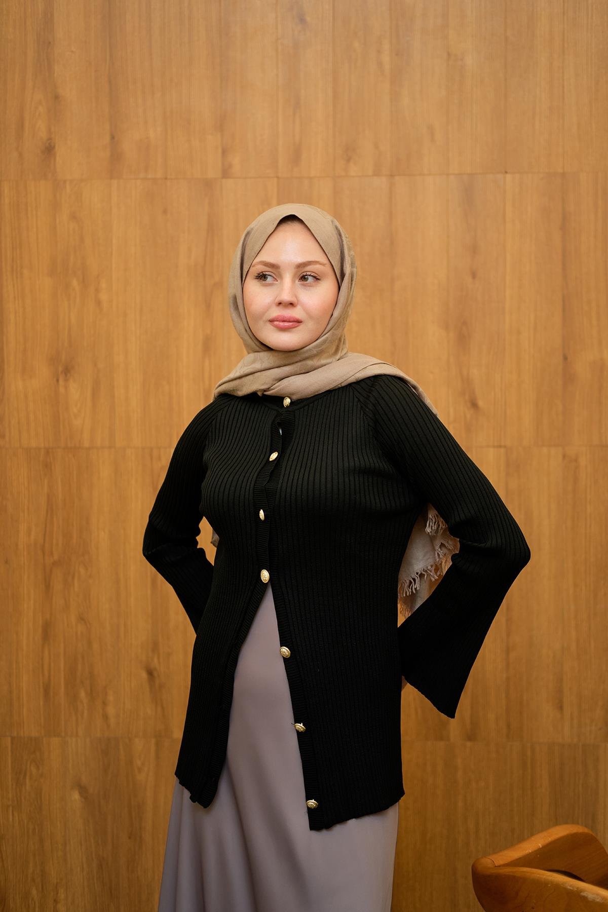 Kabartma Çizgi Detaylı Hırka Siyah