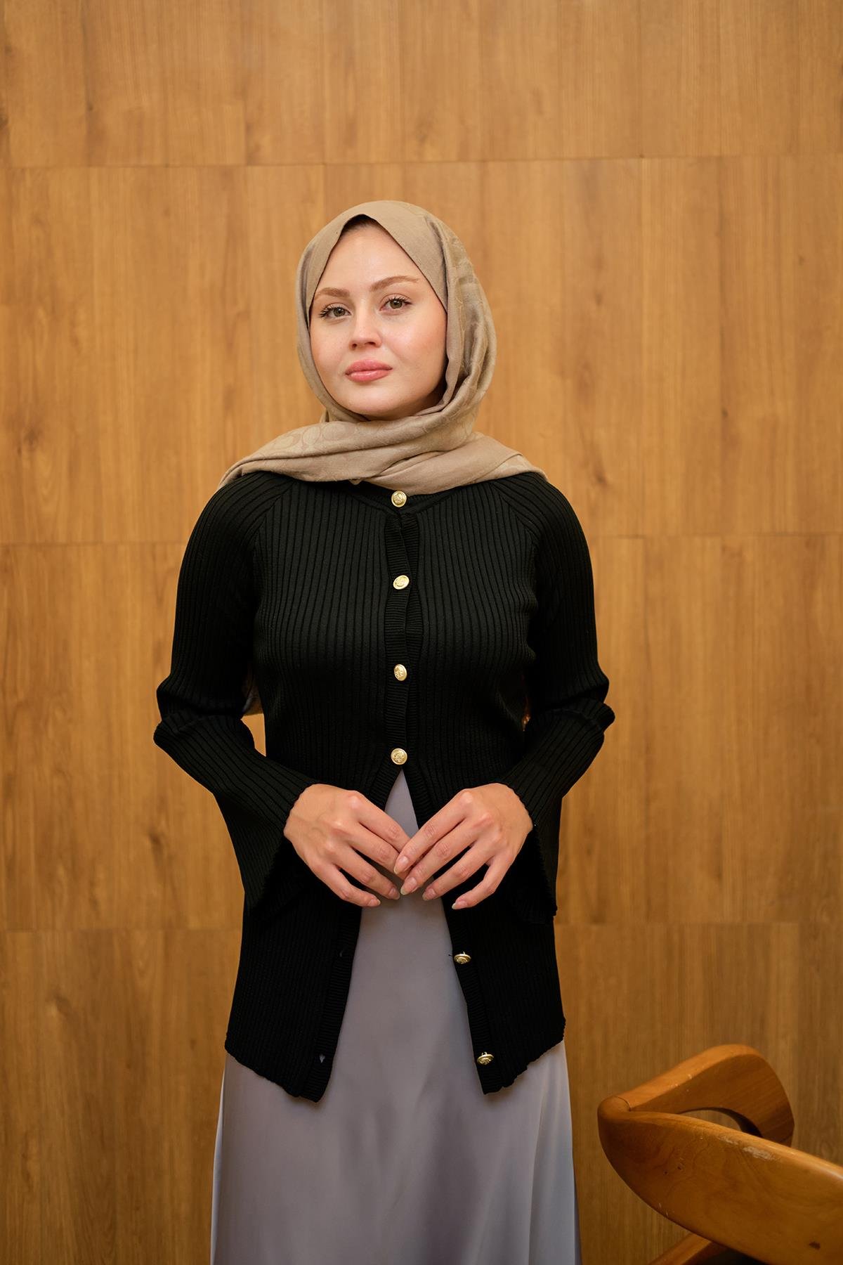 Kabartma Çizgi Detaylı Hırka Siyah