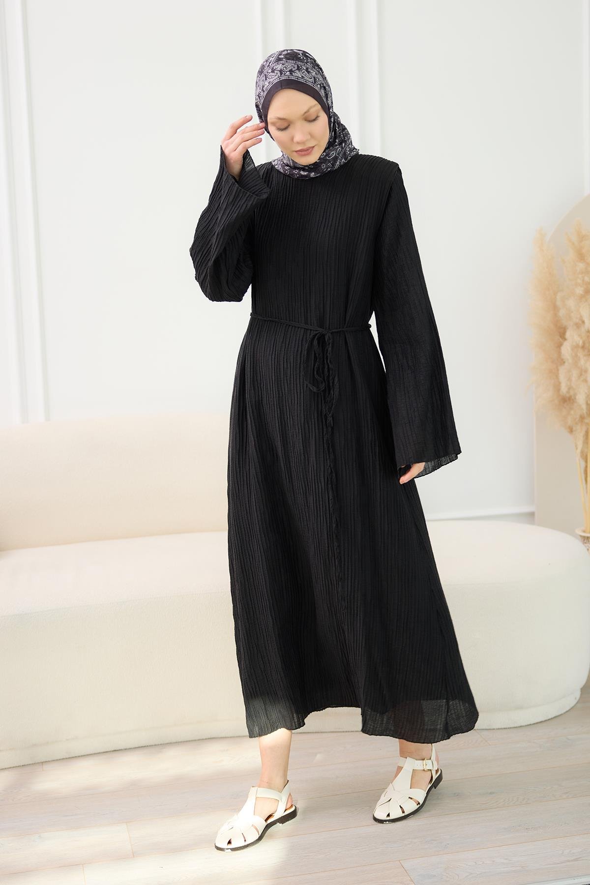 Kabartma Kumaş Vatkalı Elbise Siyah