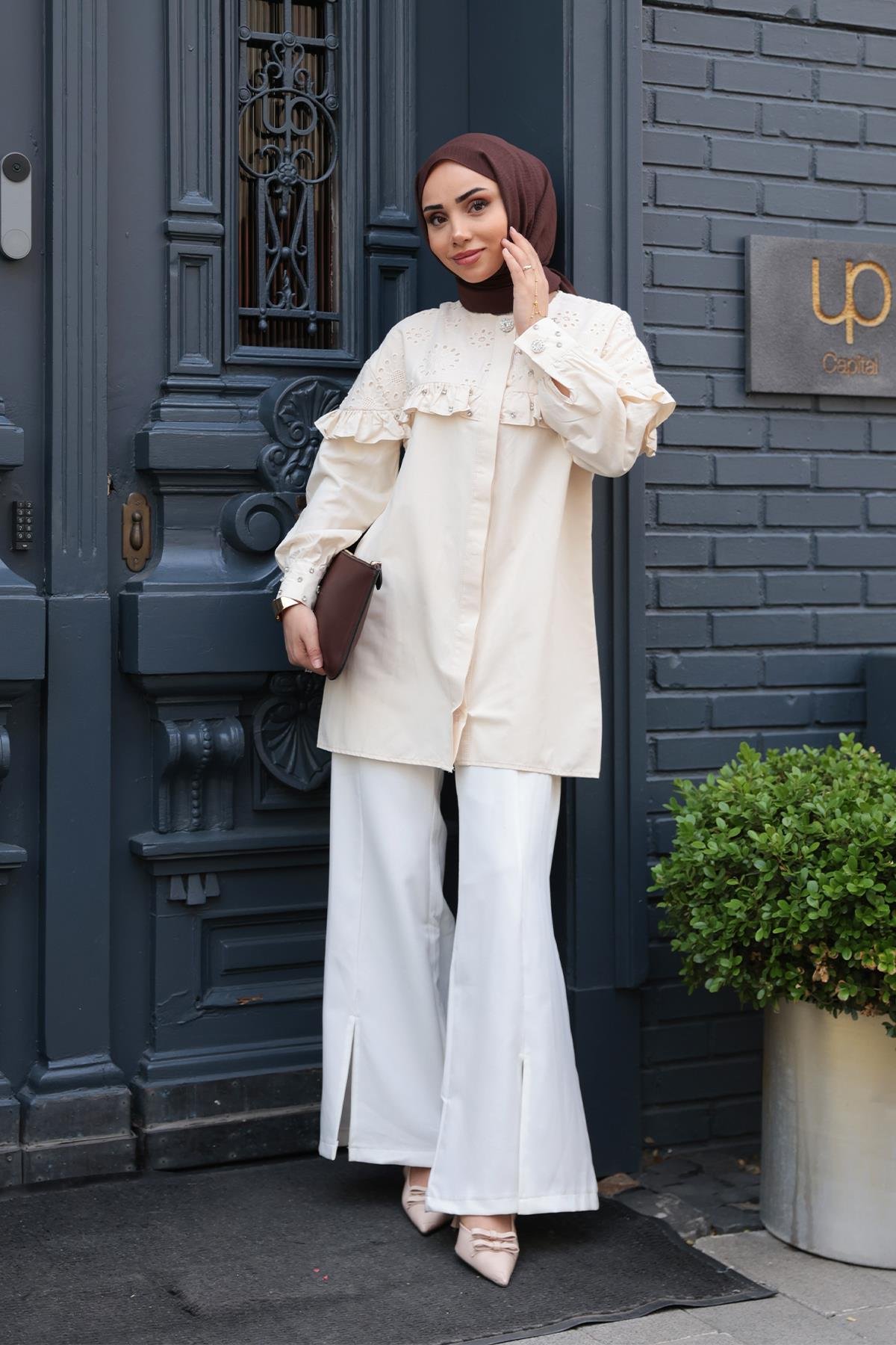 Kadın Brode Detay Taşlı Gömlek Krem