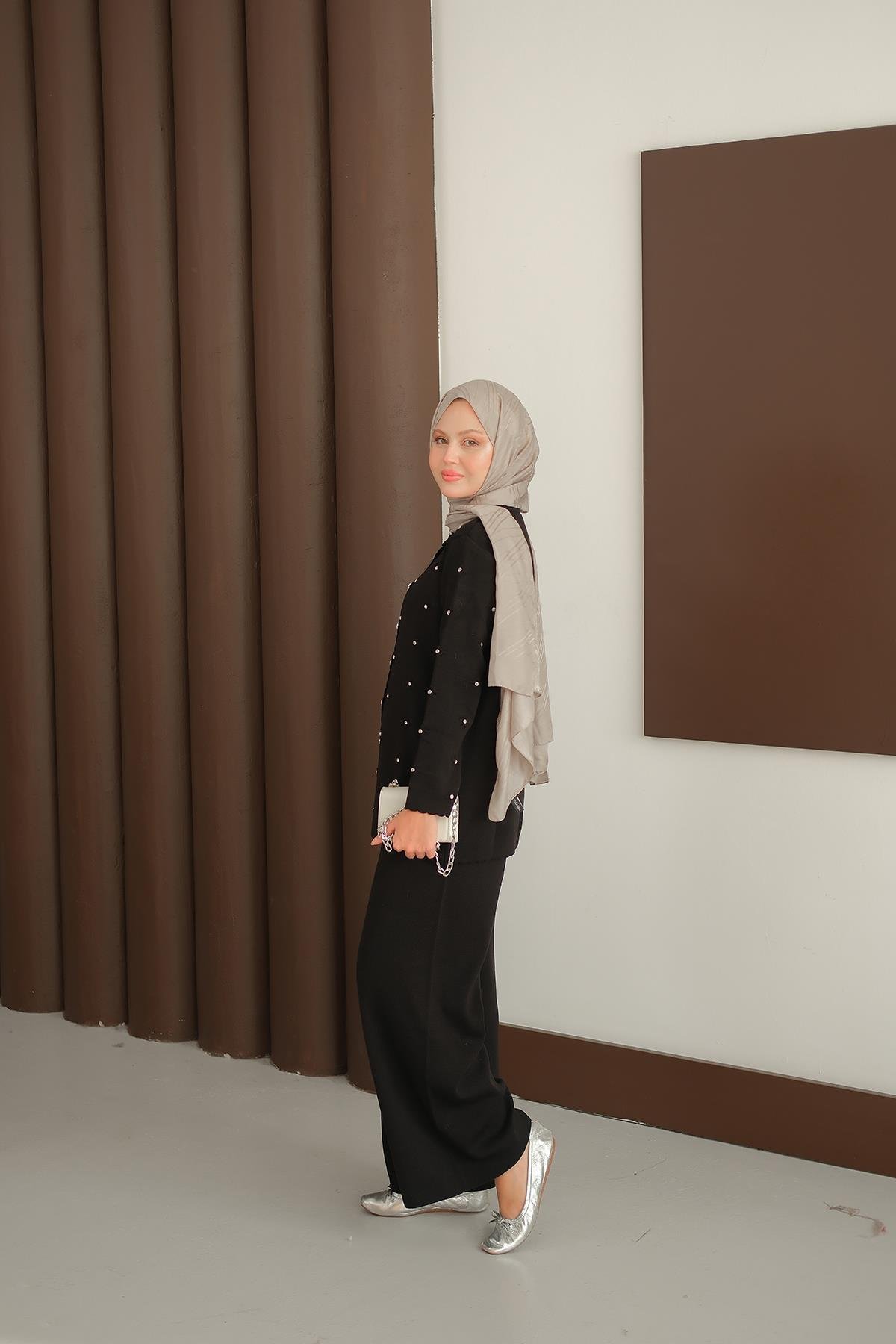 Kalp Düğme Detay Triko Takım Siyah