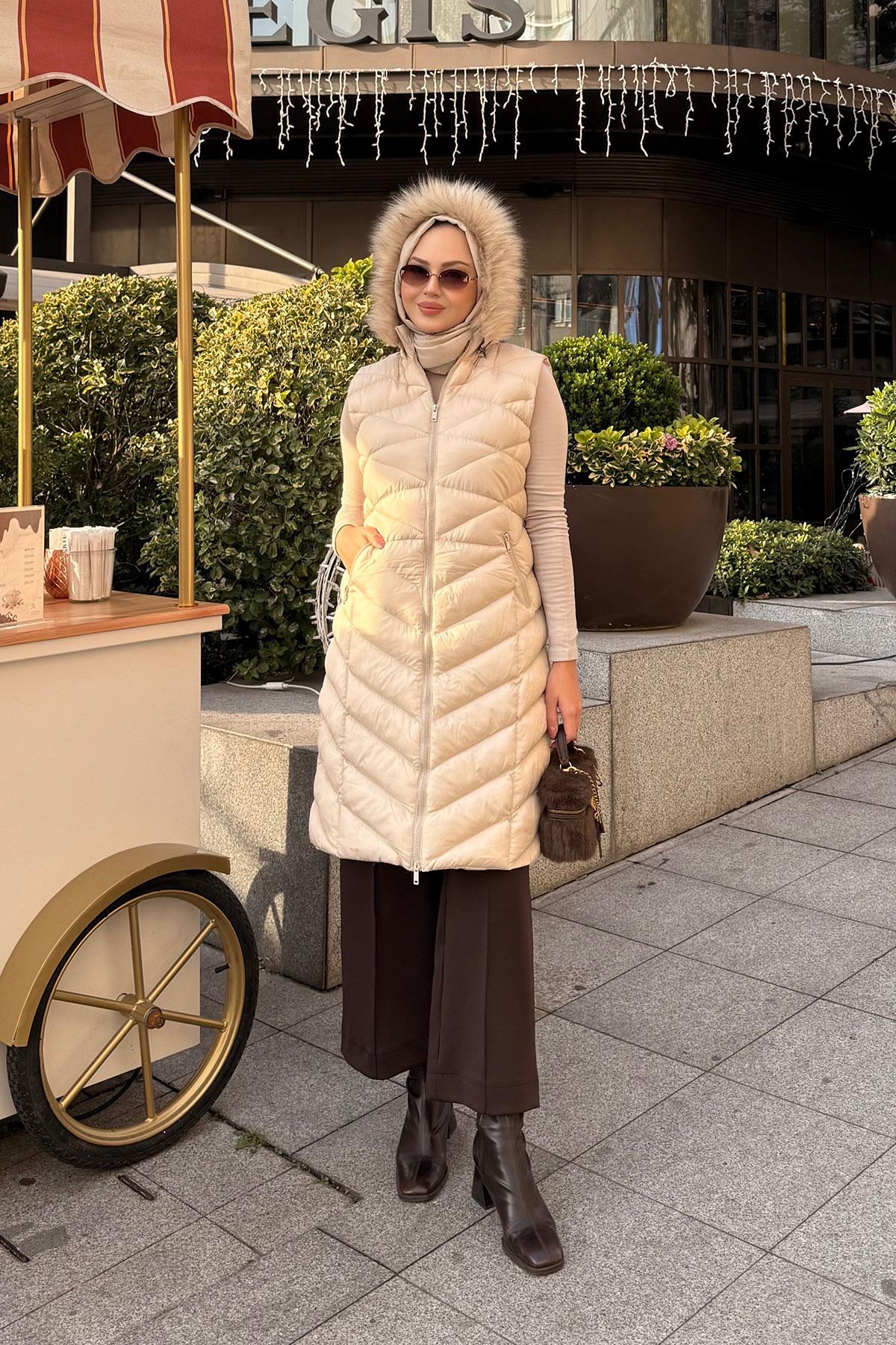 Kapüşonlu Kolsuz Şişme Yelek Bej