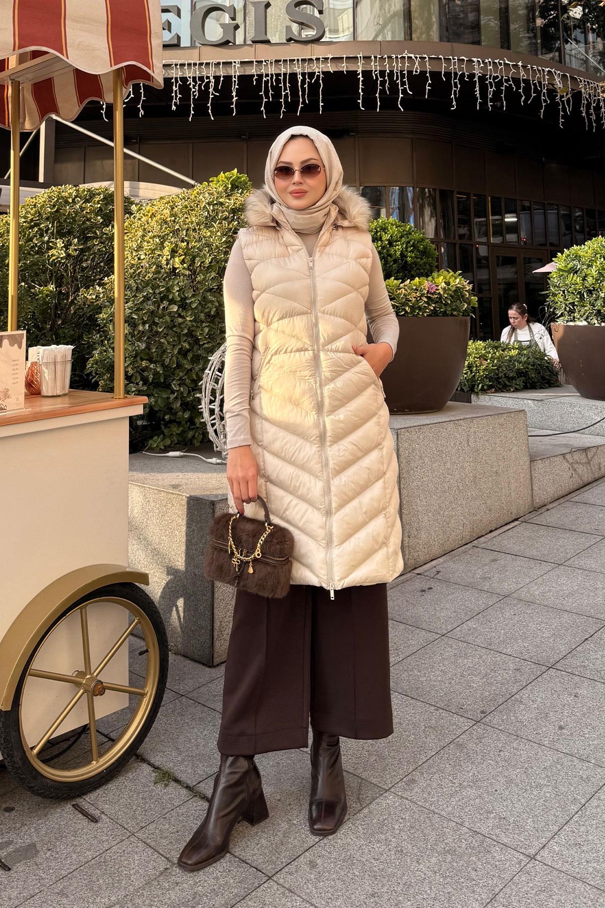 Kapüşonlu Kolsuz Şişme Yelek Bej