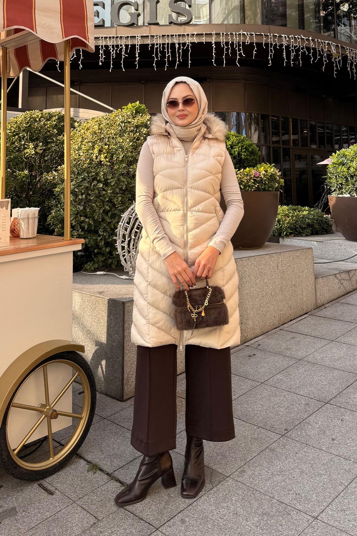 Kapüşonlu Kolsuz Şişme Yelek Bej