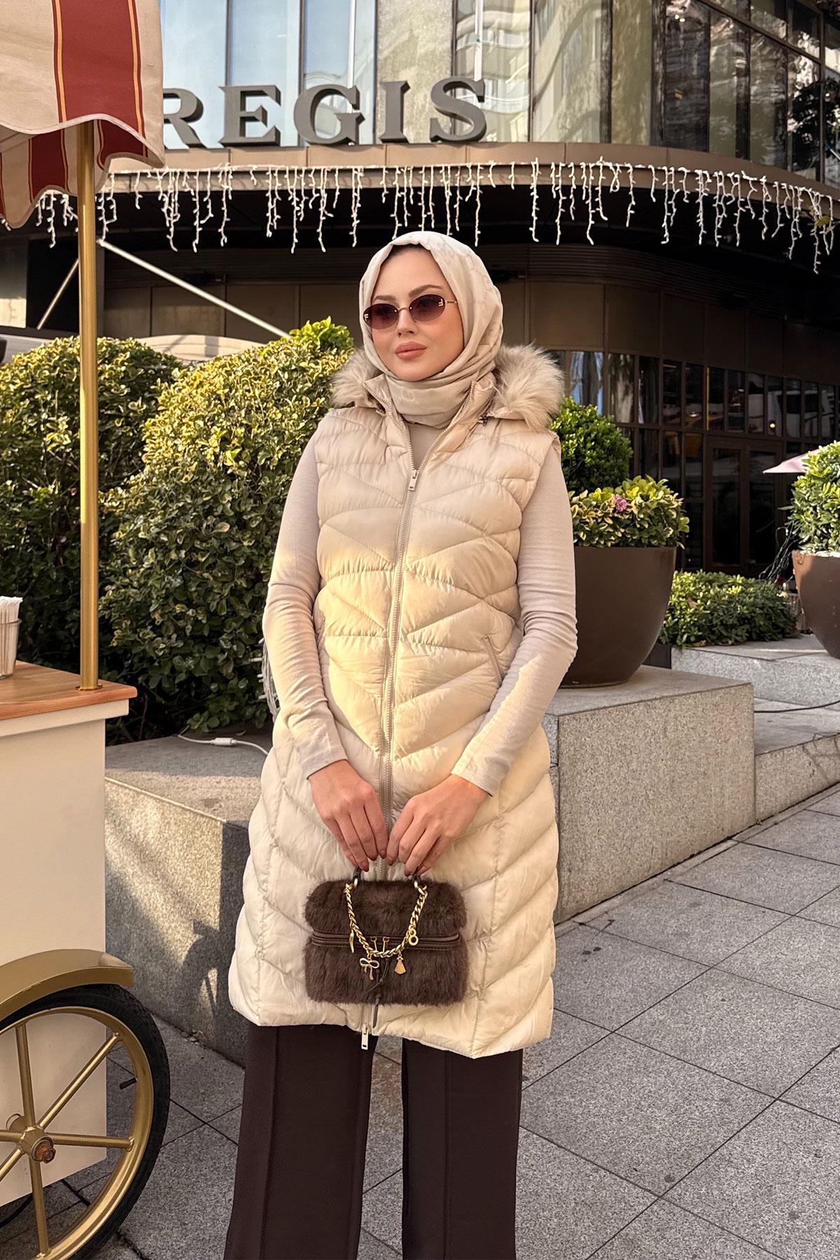 Kapüşonlu Kolsuz Şişme Yelek Bej