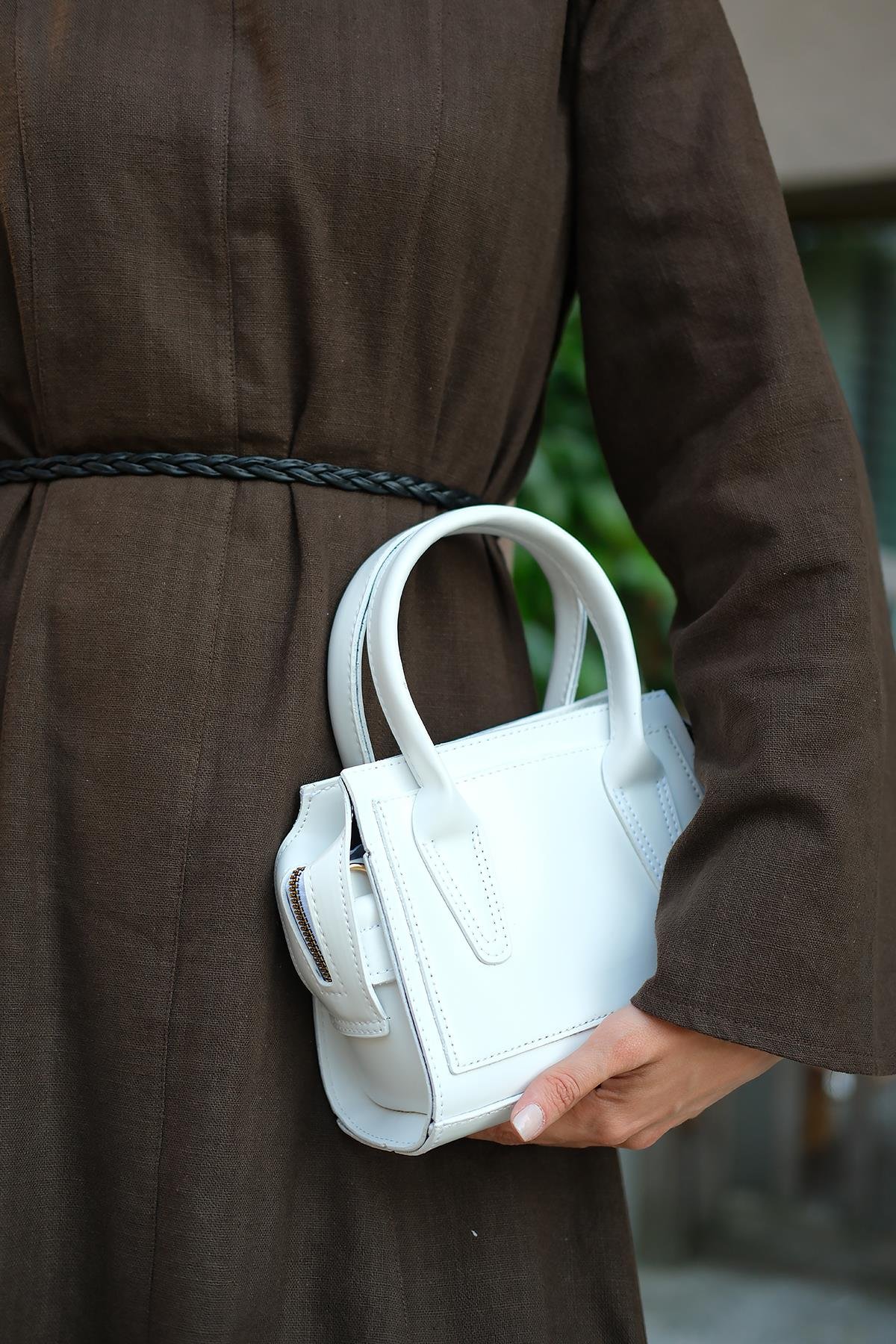 Kare Fermuarlı El Çantası Beyaz