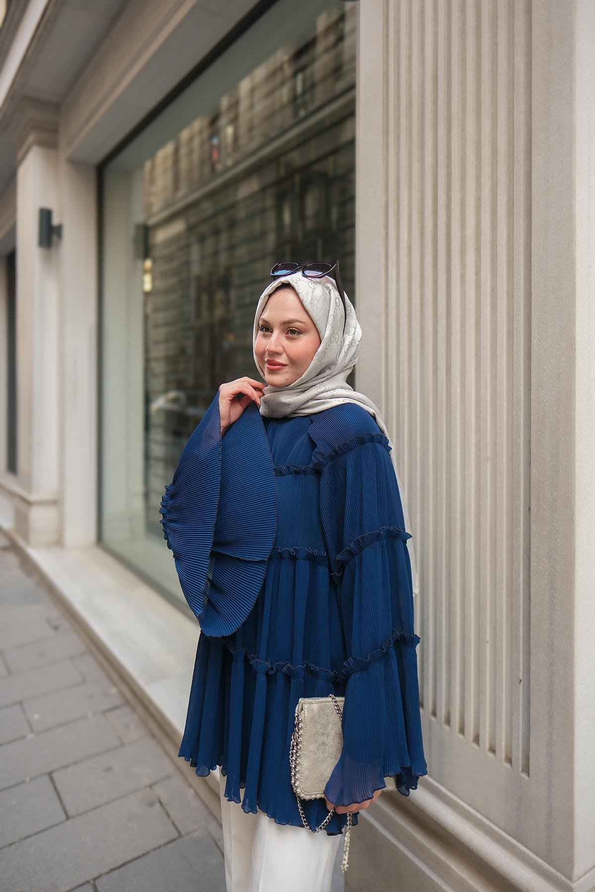 Kat Kat Fırfırlı Şifon Bluz  Lacivert