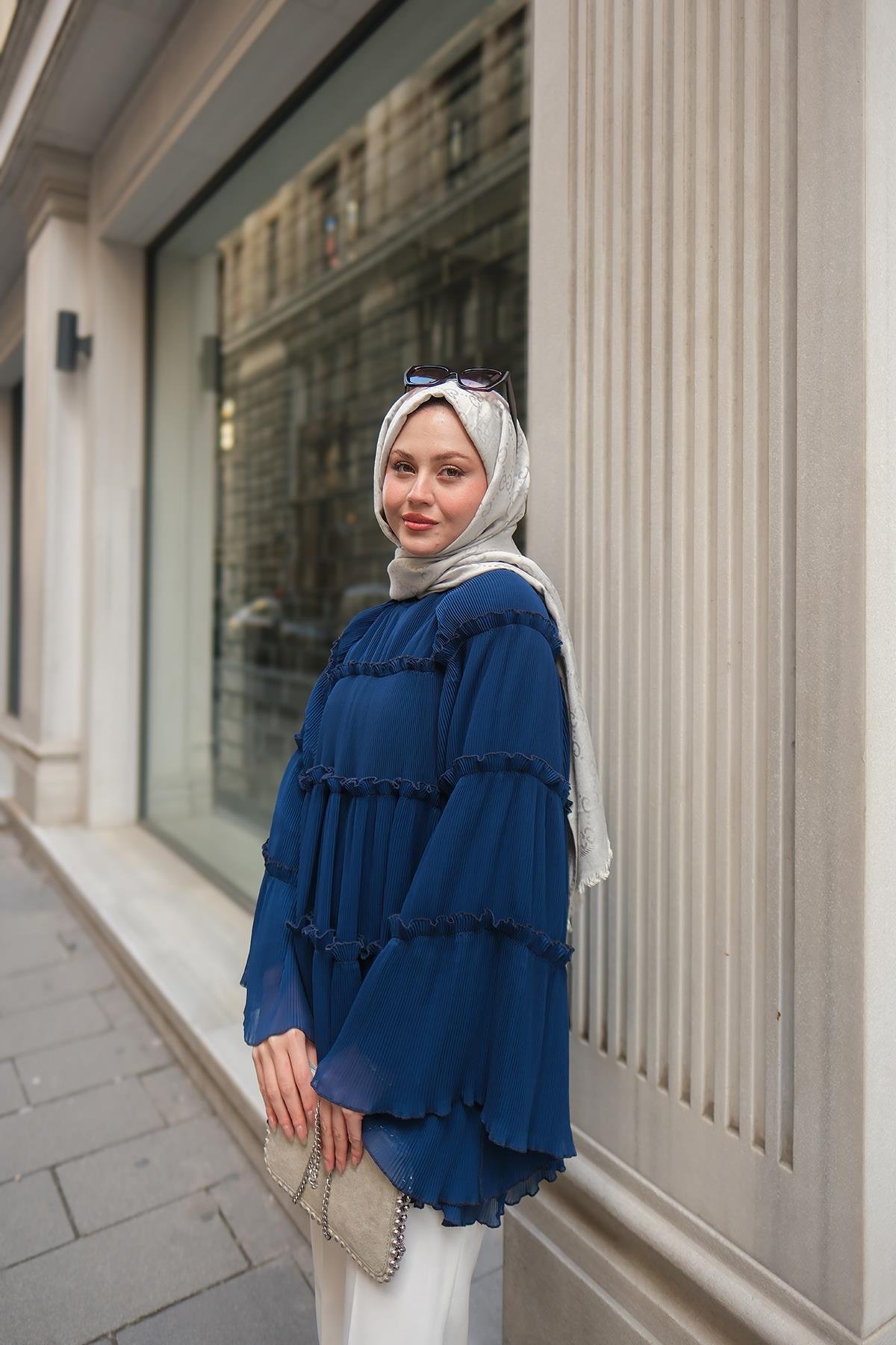 Kat Kat Fırfırlı Şifon Bluz  Lacivert