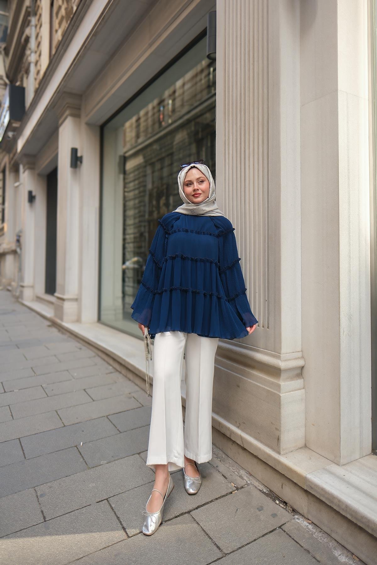 Kat Kat Fırfırlı Şifon Bluz  Lacivert