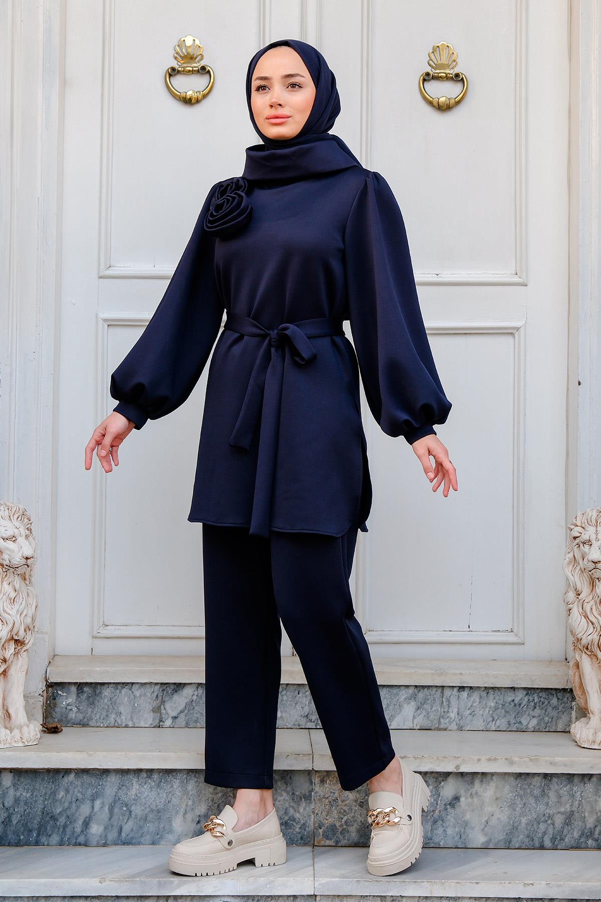 Kayık Yaka Gül Kabartmalı İkili Takım Lacivert