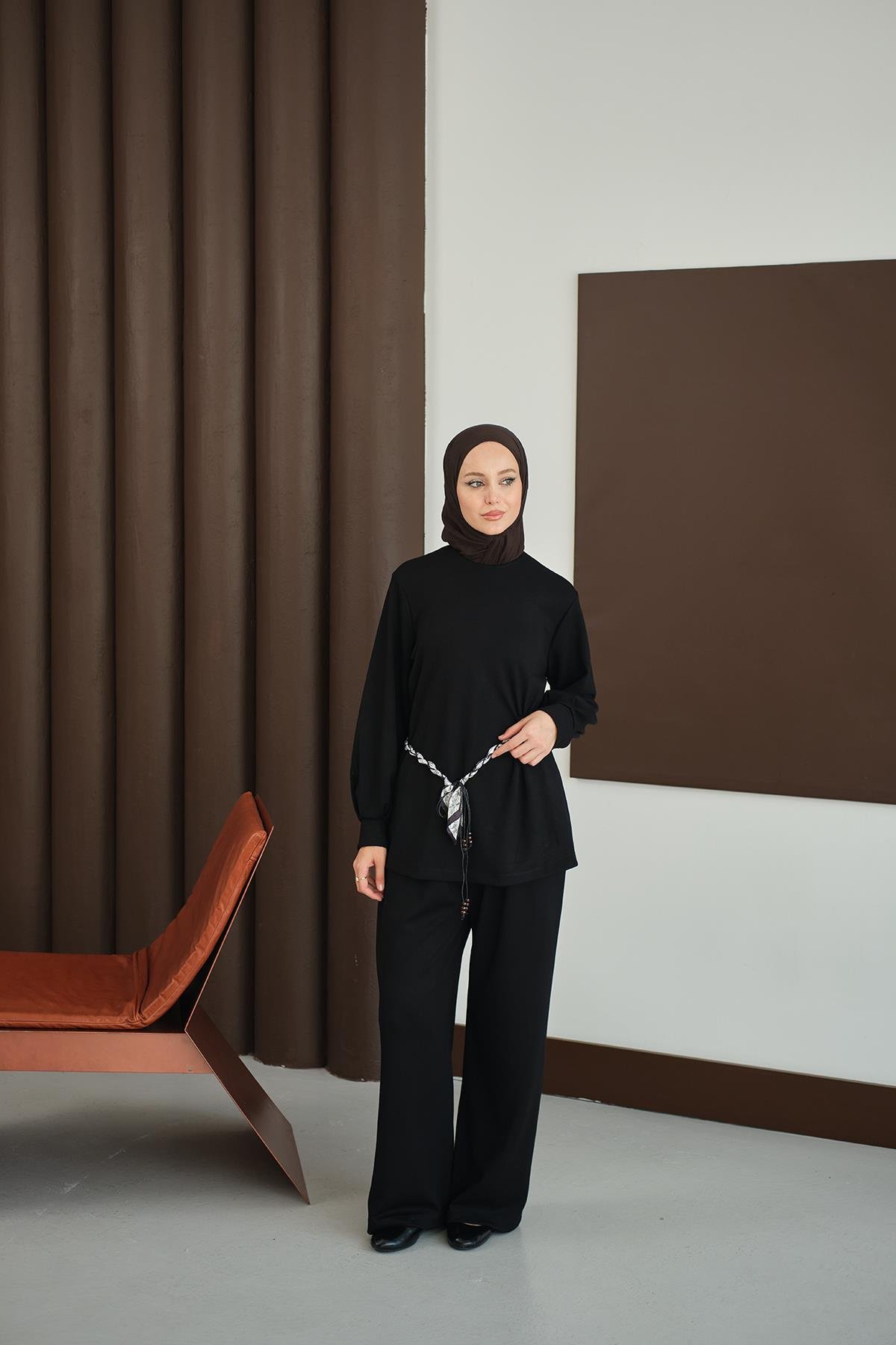 Kemeri Desenli Takım Siyah