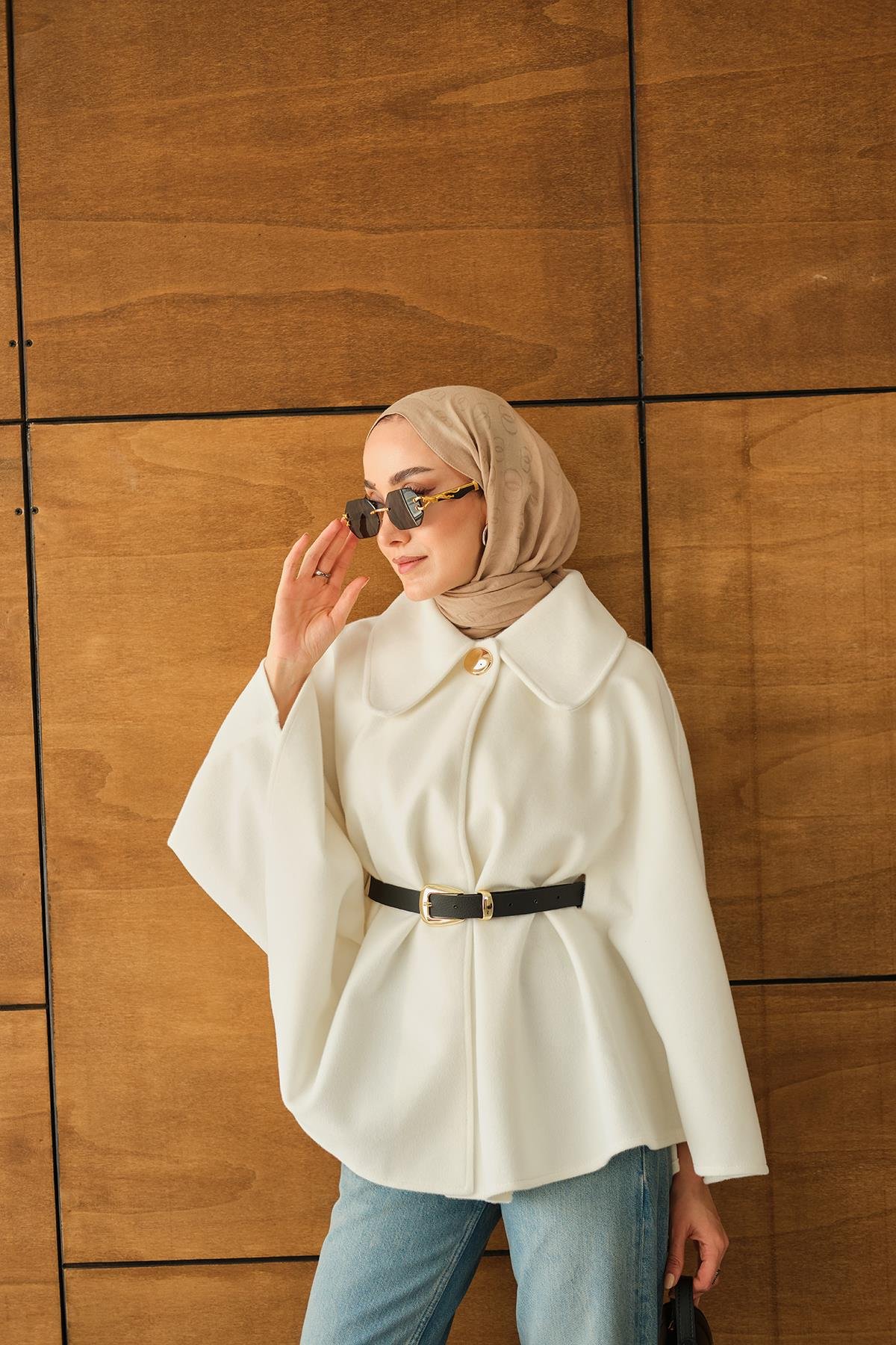 Kemerli Peluş Hırka Beyaz