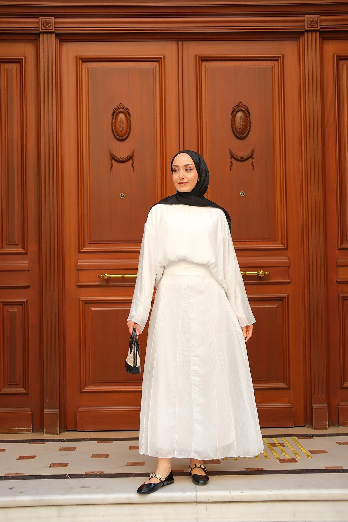 Kendinden Desenli İkili Takım Beyaz