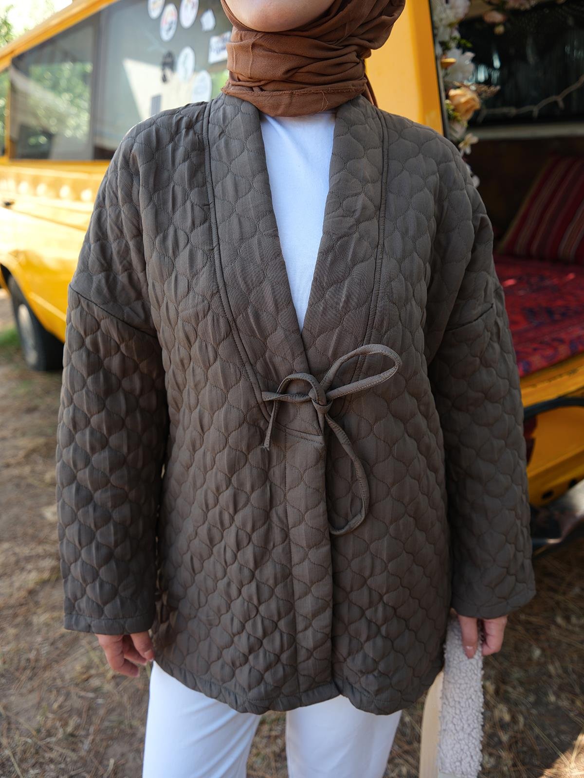 Kendinden Desenli Ön Bağlamalı Kimono Haki Yeşil