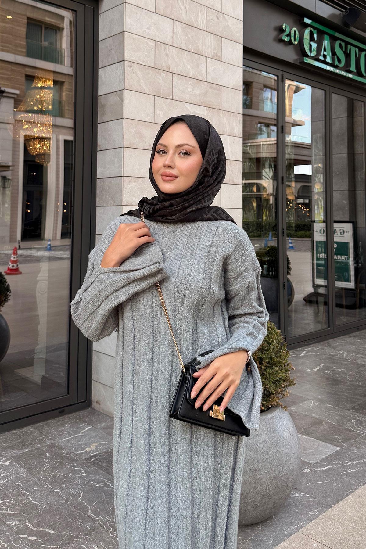 Kendinden Desenli Triko Elbise Gri