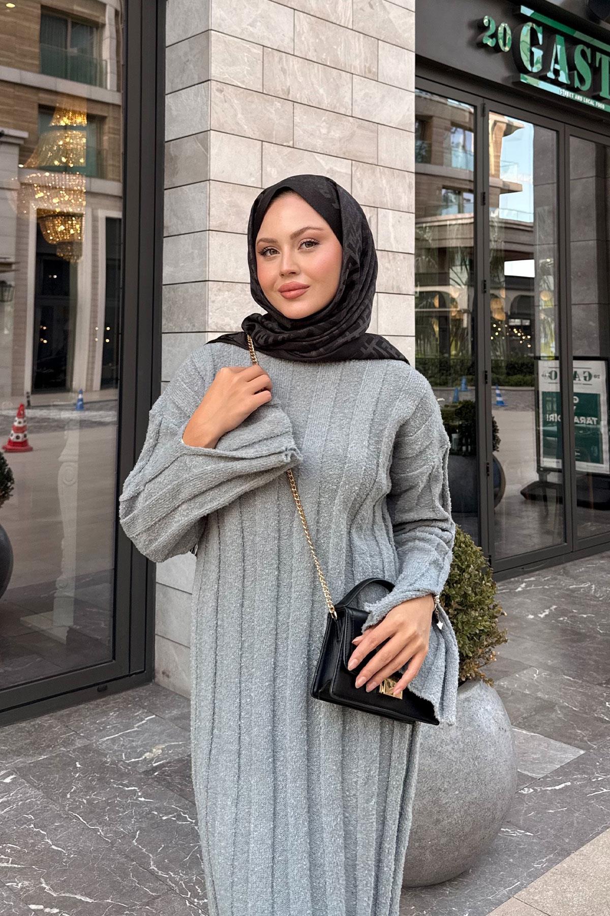 Kendinden Desenli Triko Elbise Gri