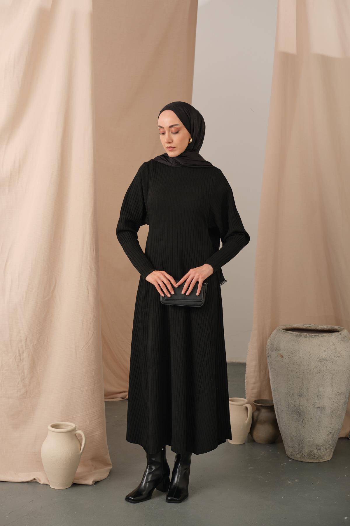 Kendinden Desenli Triko Elbise Siyah