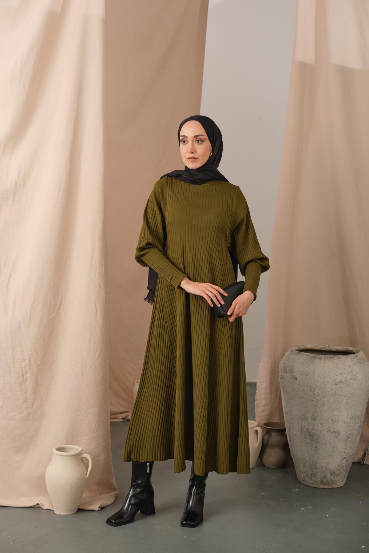 Kendinden Desenli Triko Elbise Yağ Yeşil