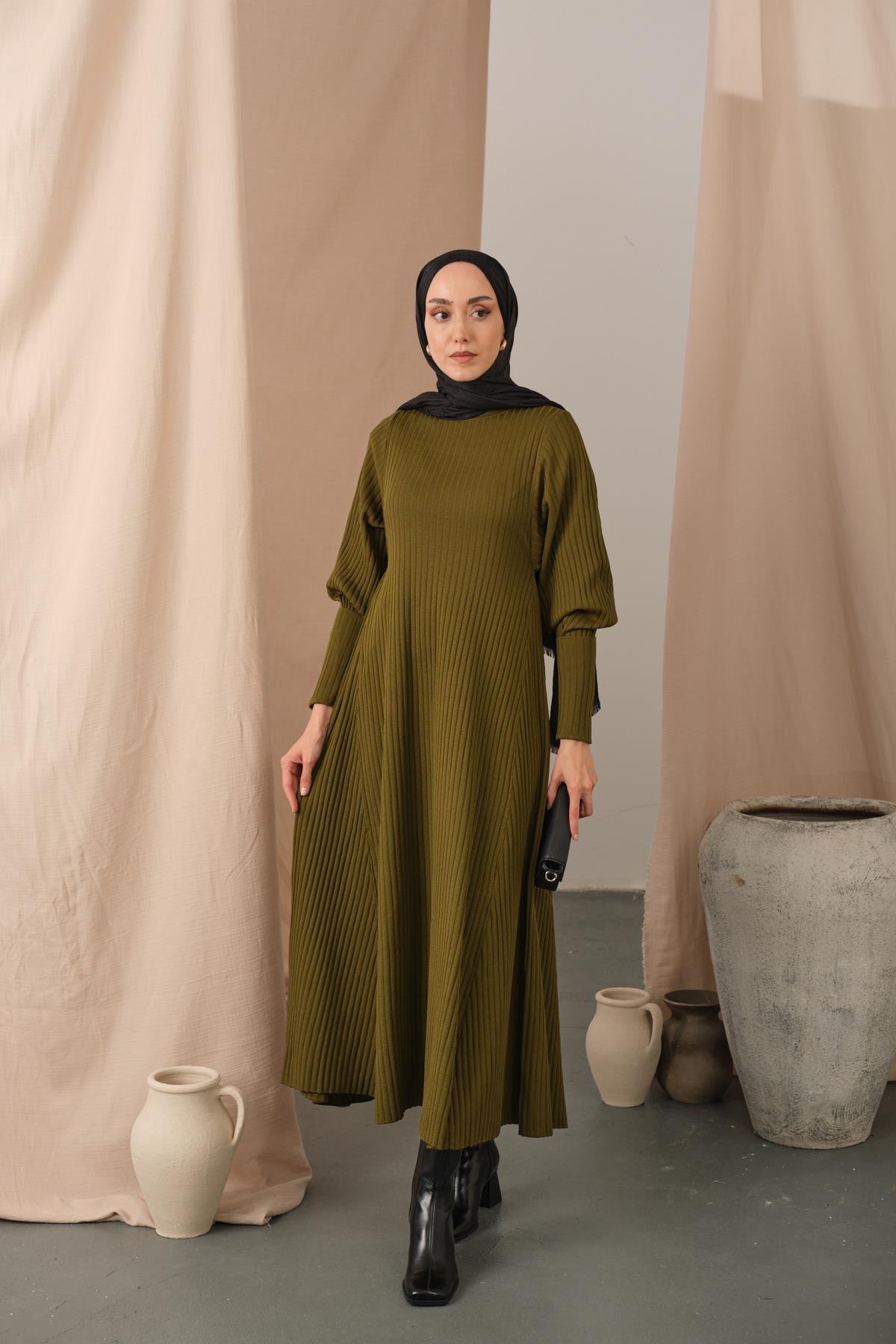 Kendinden Desenli Triko Elbise Yağ Yeşil