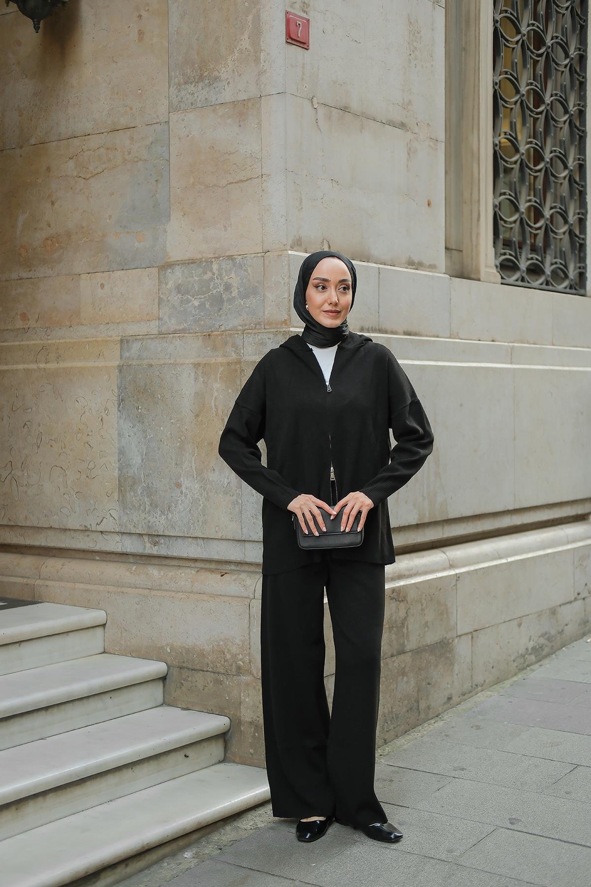 Kendinden Desenli Triko Takım Siyah