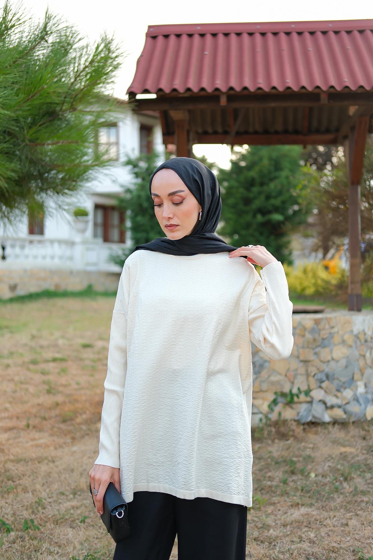 Kendinden Desenli Tunik Ekru