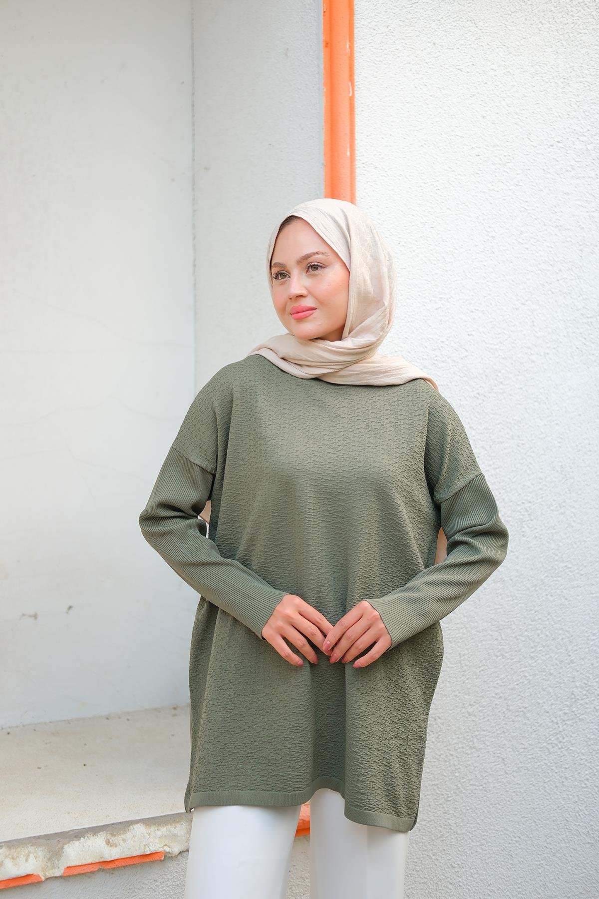 Kendinden Desenli Tunik Haki Yeşil