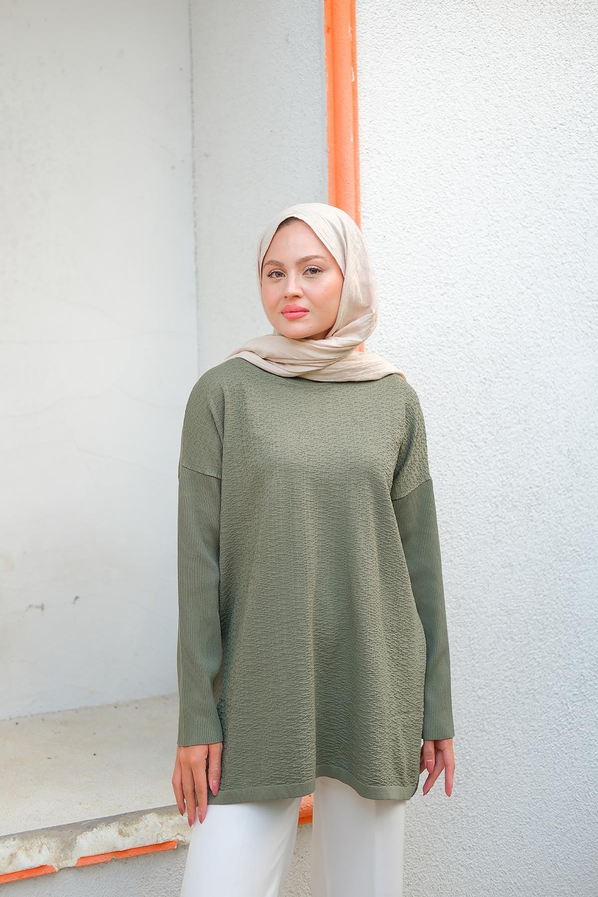 Kendinden Desenli Tunik Haki Yeşil