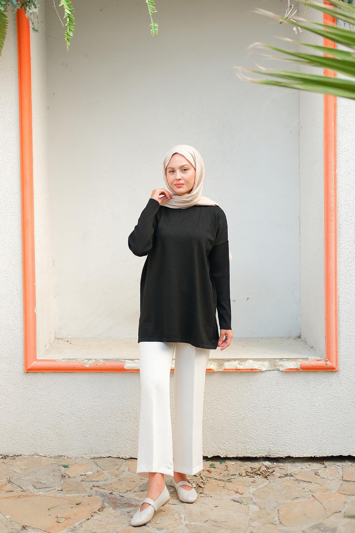 Kendinden Desenli Tunik Siyah