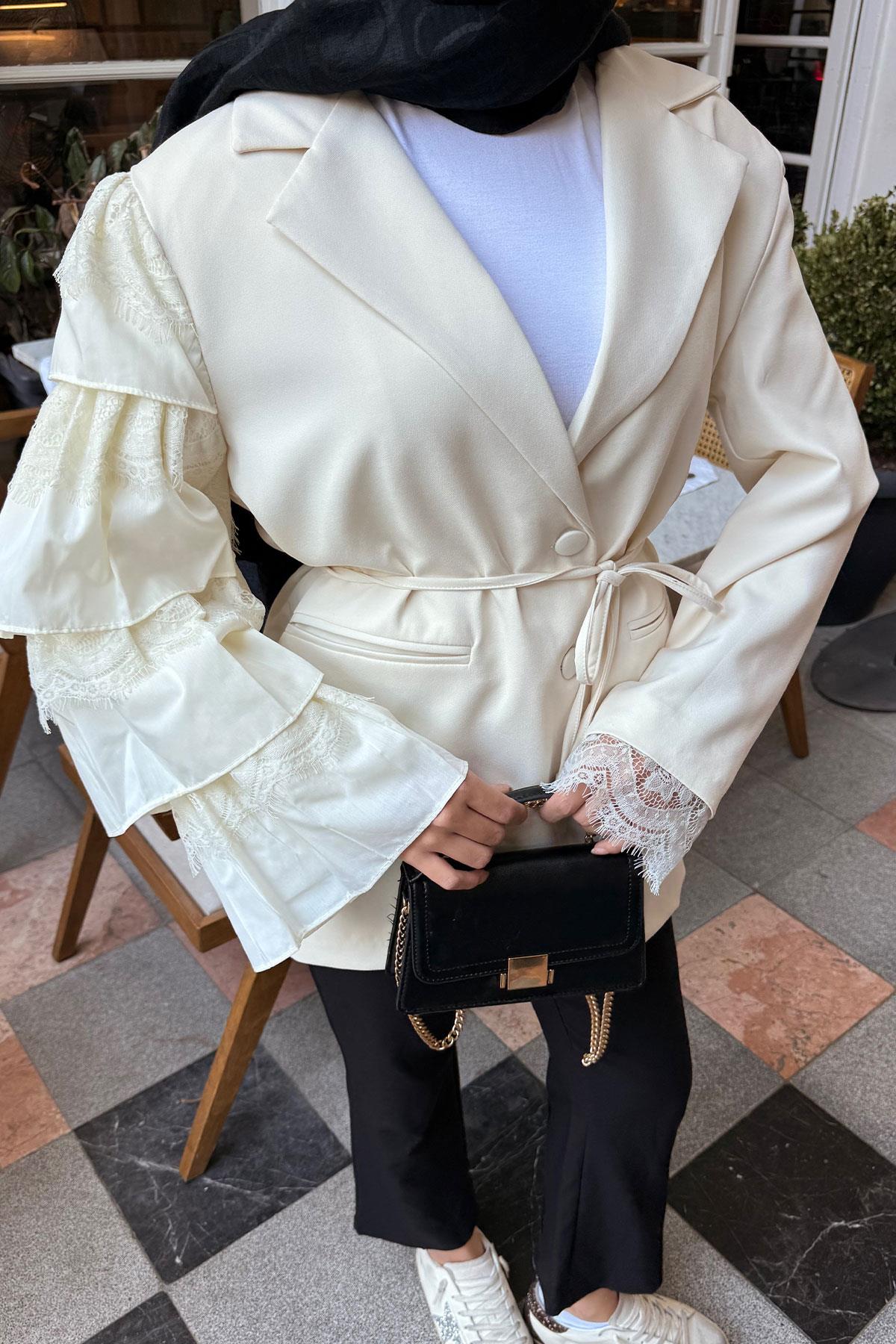 Kol Dantelli Ceket Krem