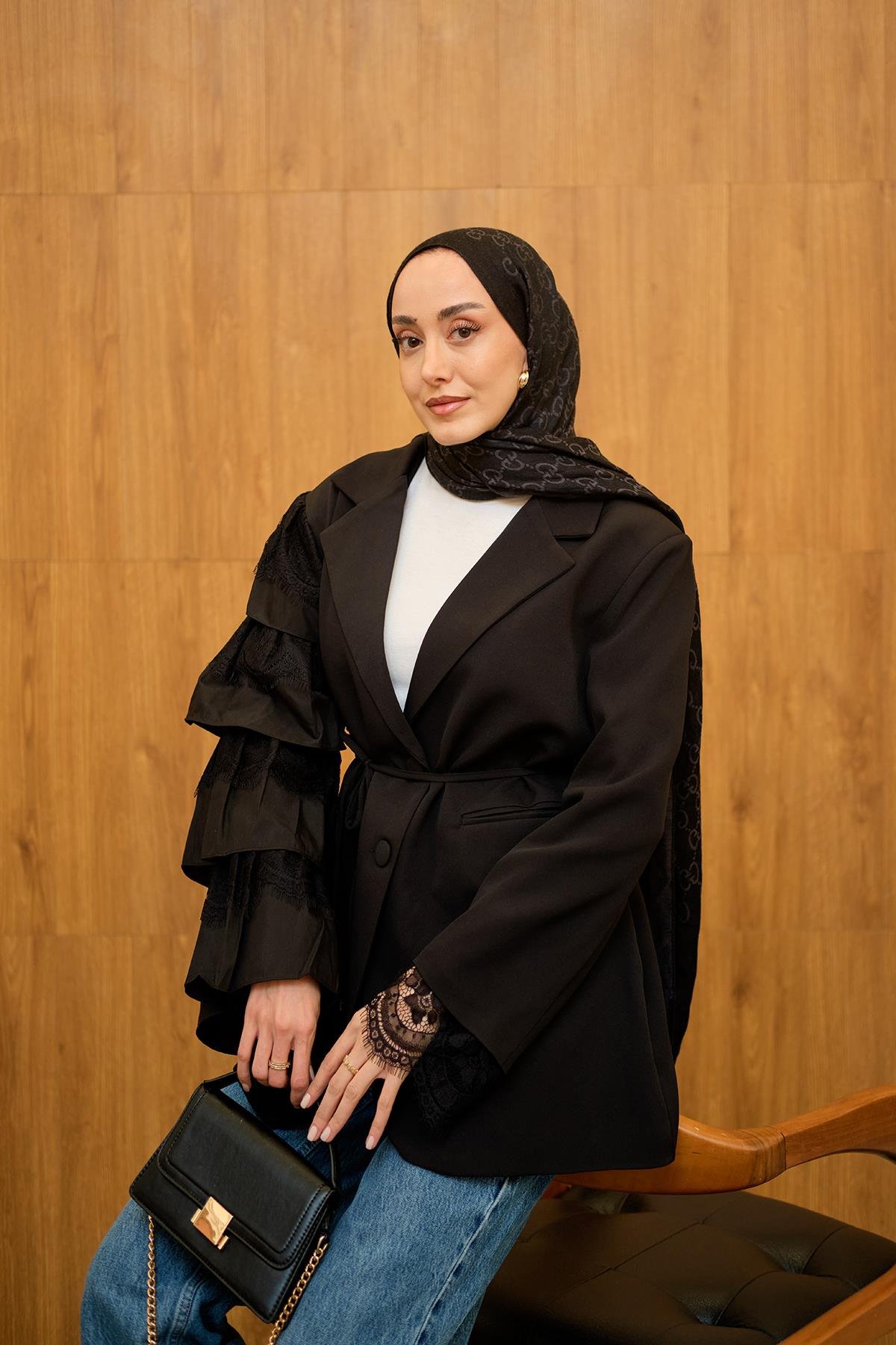 Kol Dantelli Ceket Siyah