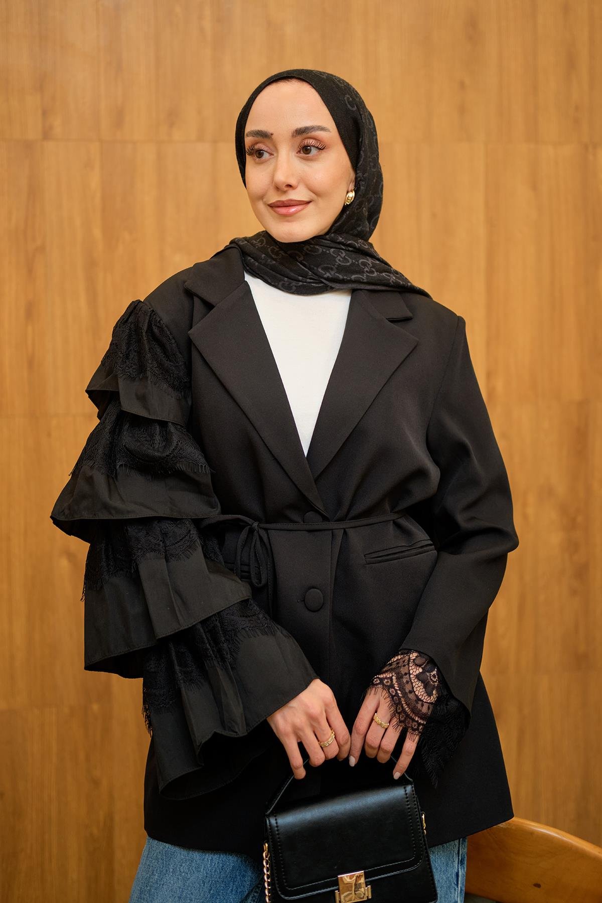 Kol Dantelli Ceket Siyah