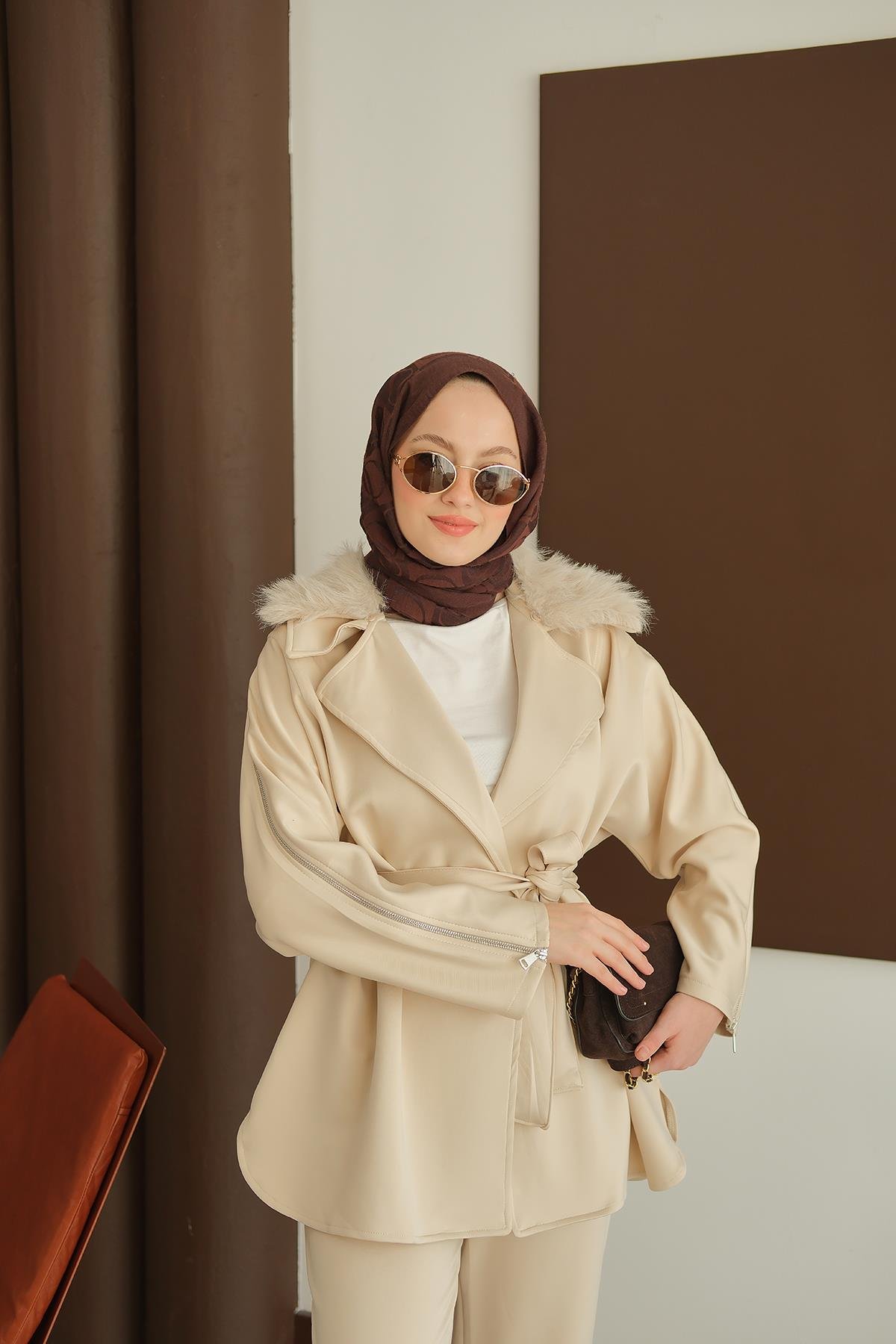 Kolları Fermuar Detay Takım Krem