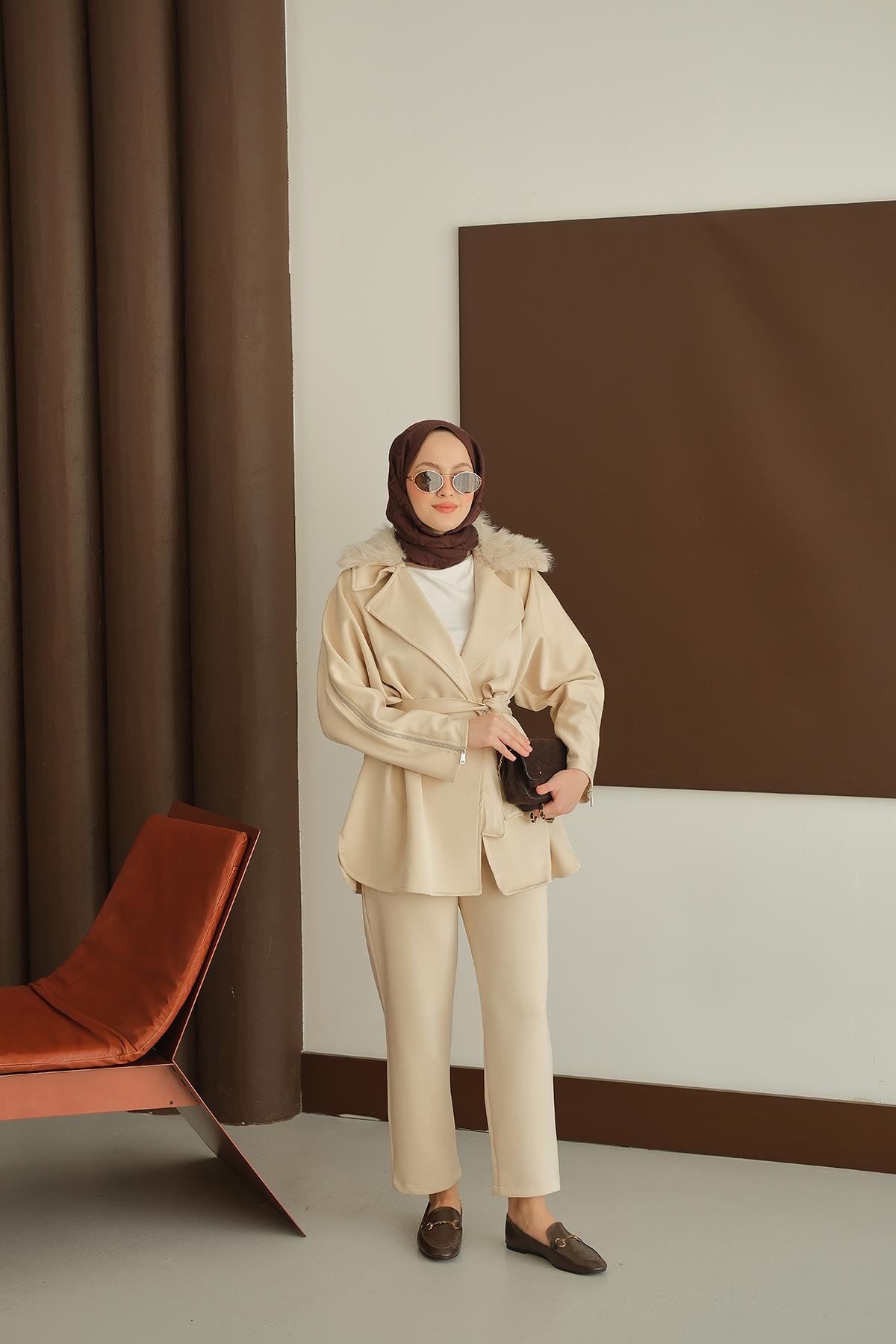 Kolları Fermuar Detay Takım Krem