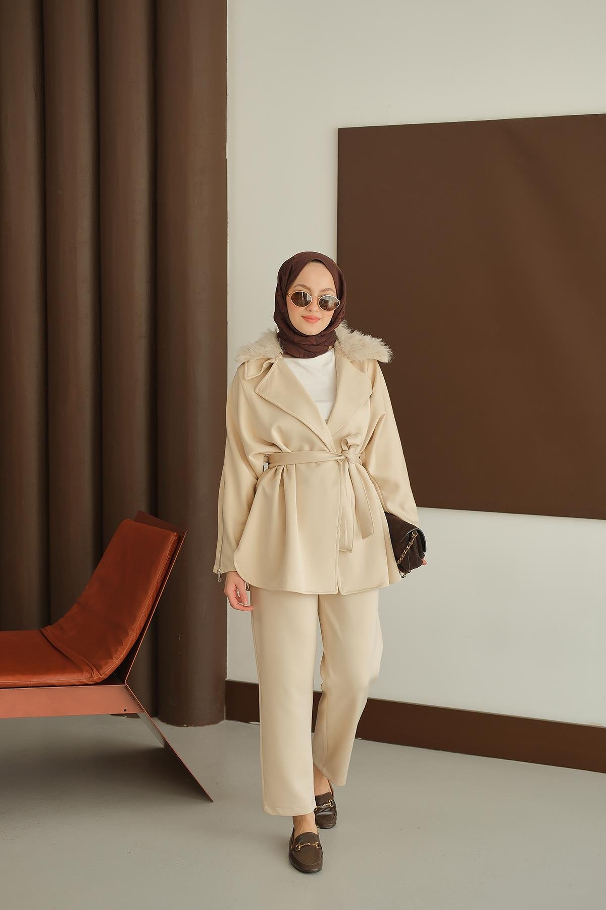 Kolları Fermuar Detay Takım Krem