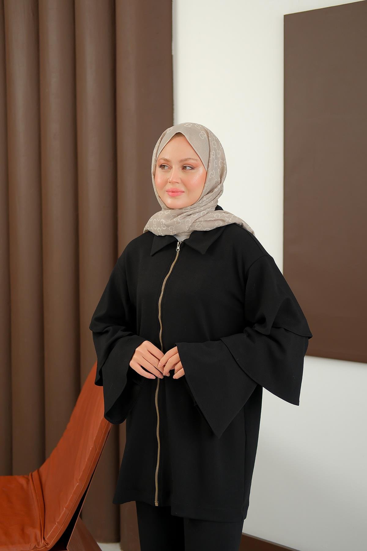 Kolları Fırfır Detay Takım Siyah