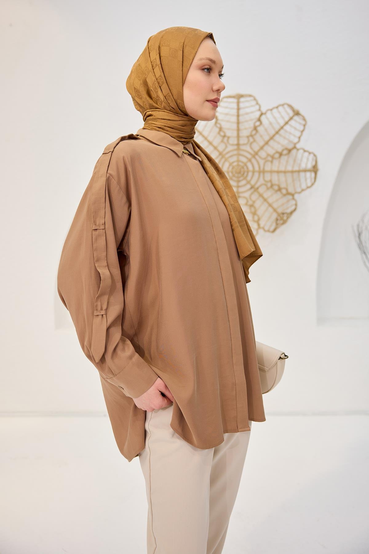 Kolu Apolet Detaylı Gömlek Kahverengi