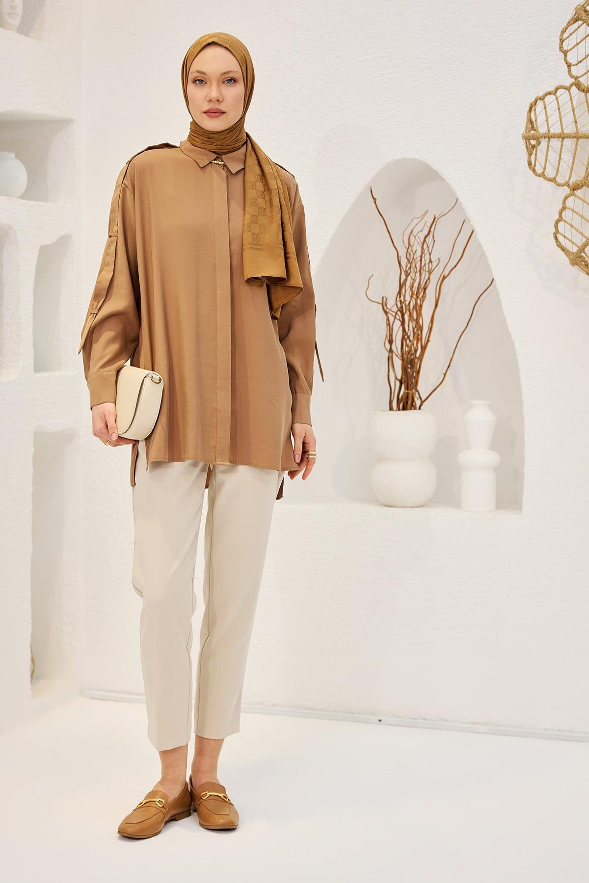 Kolu Apolet Detaylı Gömlek Kahverengi