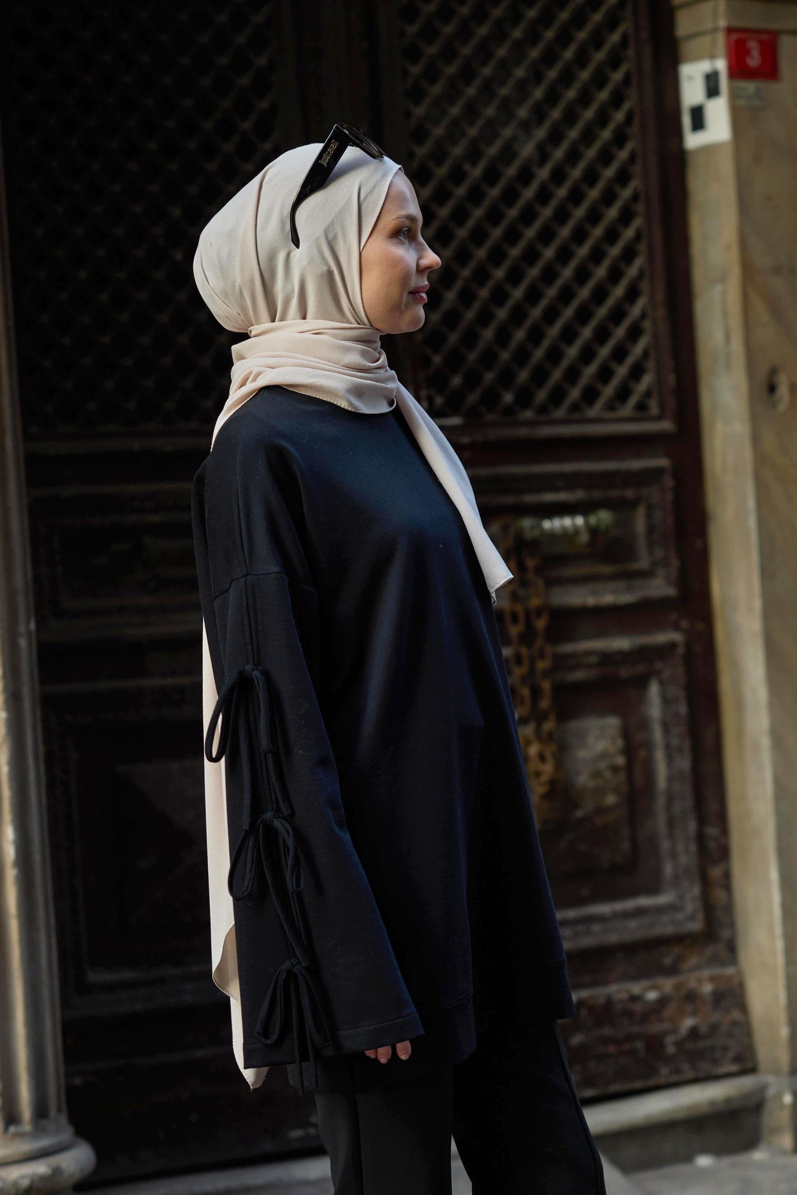 Kolu Bağcık Detaylı Tunik Siyah