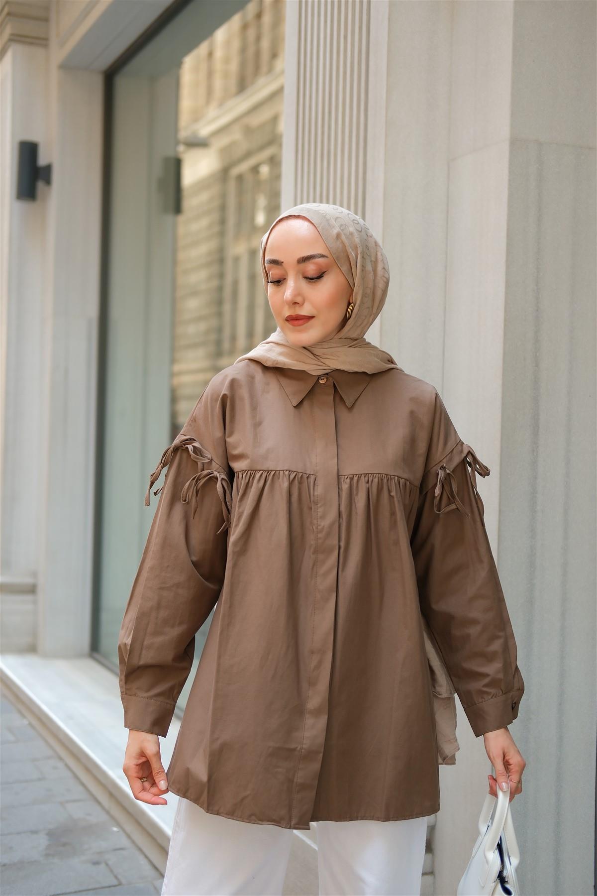 Kolu Bağcık Fiyonklu Gömlek Kahverengi