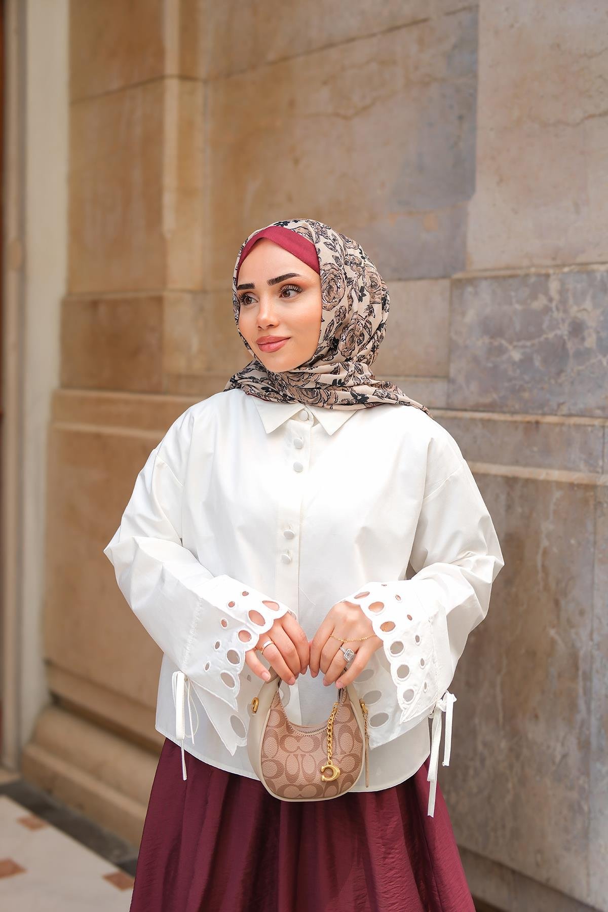 Kolu Nakışlı Gömlek Ekru